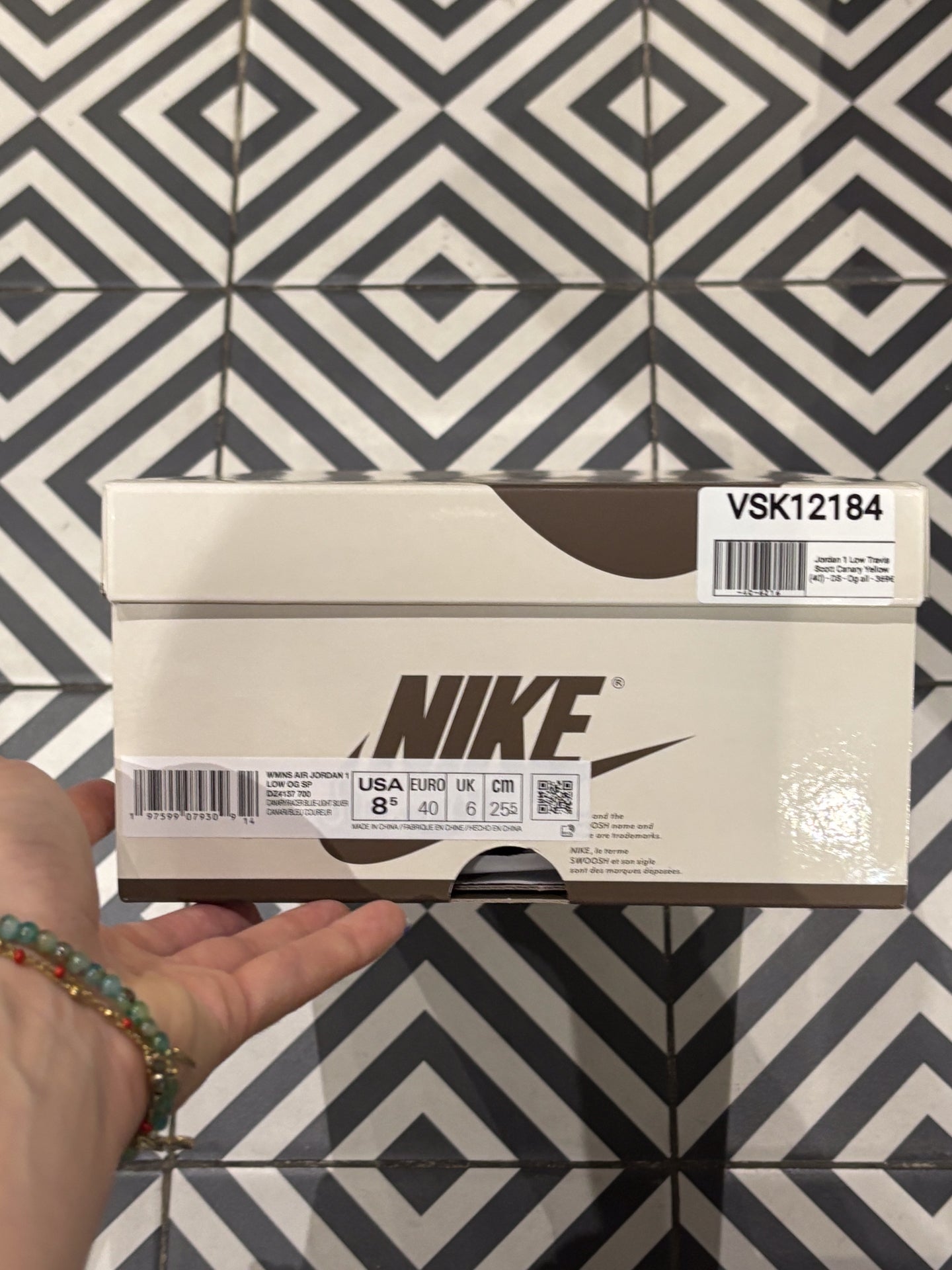 Jordan 1 Low Travis Scott Canary Yellow (40)