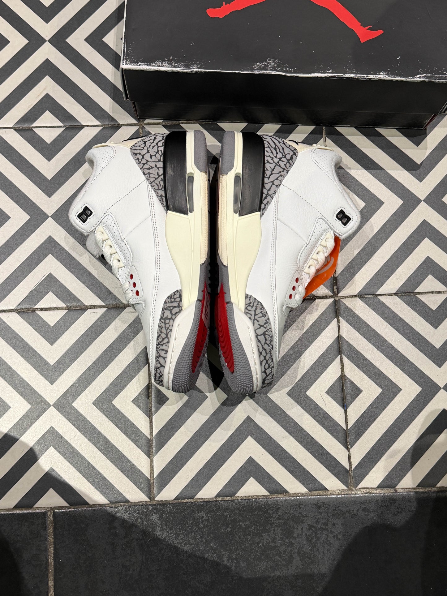 Jordan 3 White Cement Reimagined (Taille 38,5)