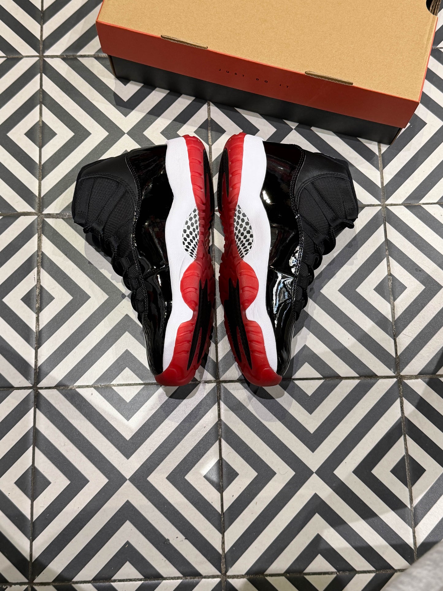 Jordan 11 Bred (Taille 42)