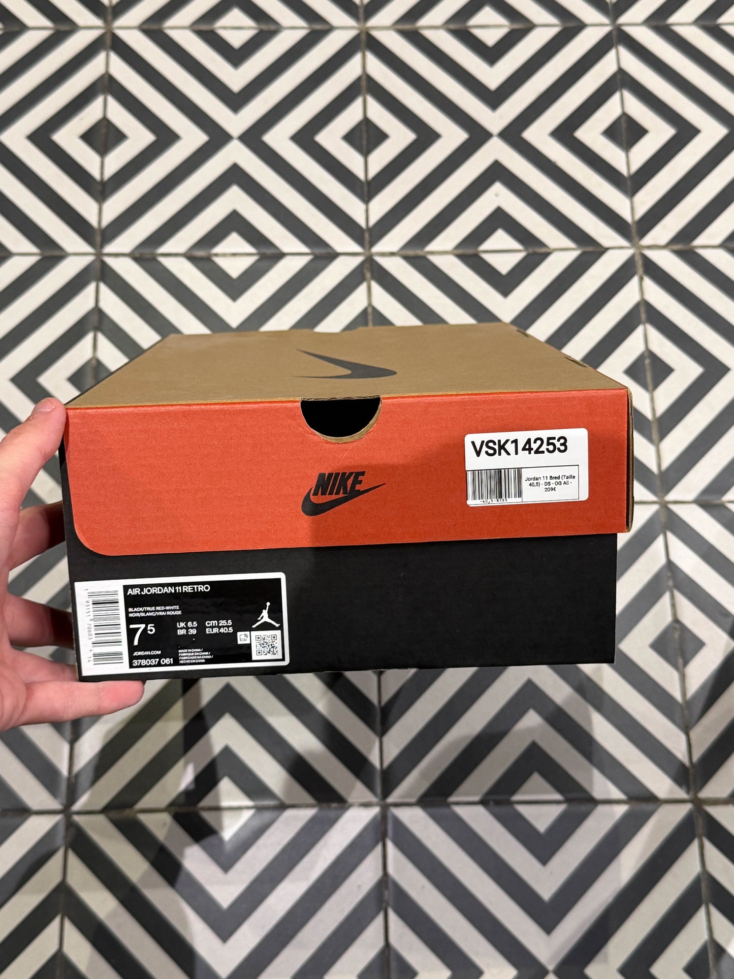 Jordan 11 Bred (Taille 40,5)