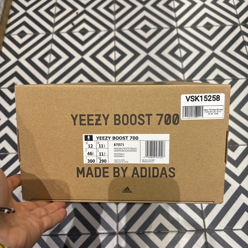 Yeeyz 700 Wave Runner (Taille 46 2/3)