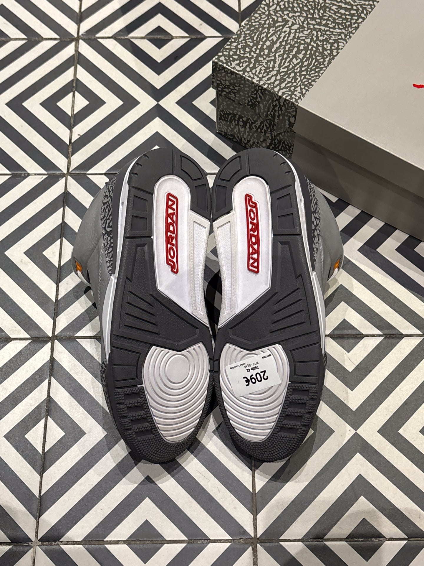 Jordan 3 Cool Grey (Taille 42)