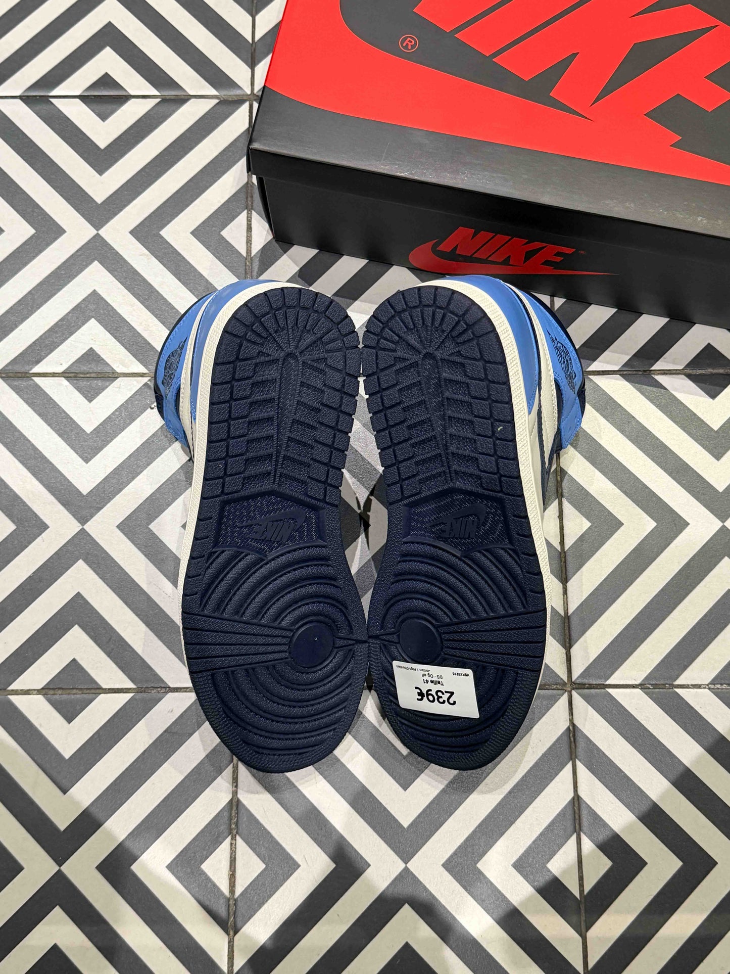 Jordan 1 High Obsidian (Taille 41)
