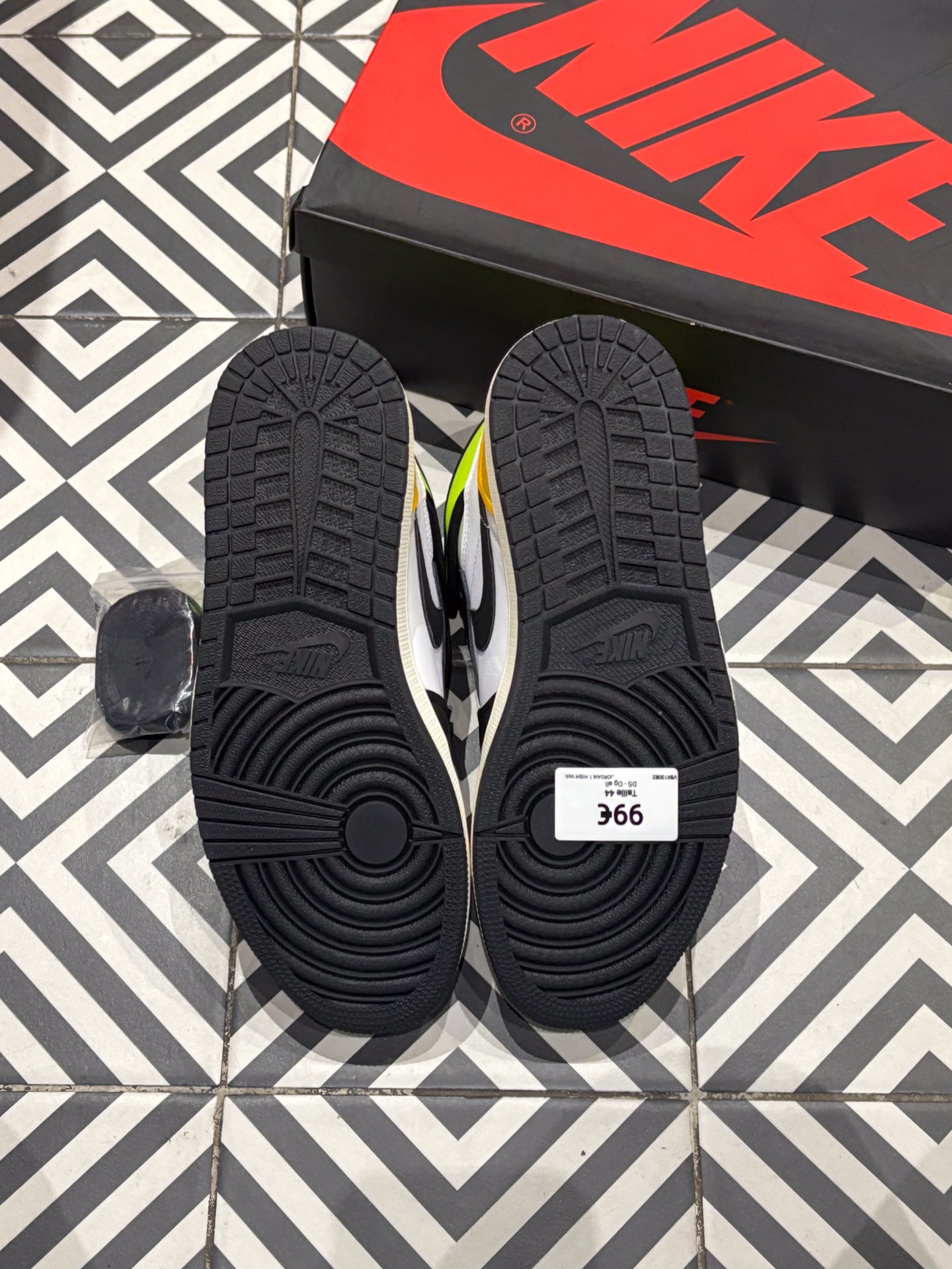 JORDAN 1 HIGH Volt (Taille 44)