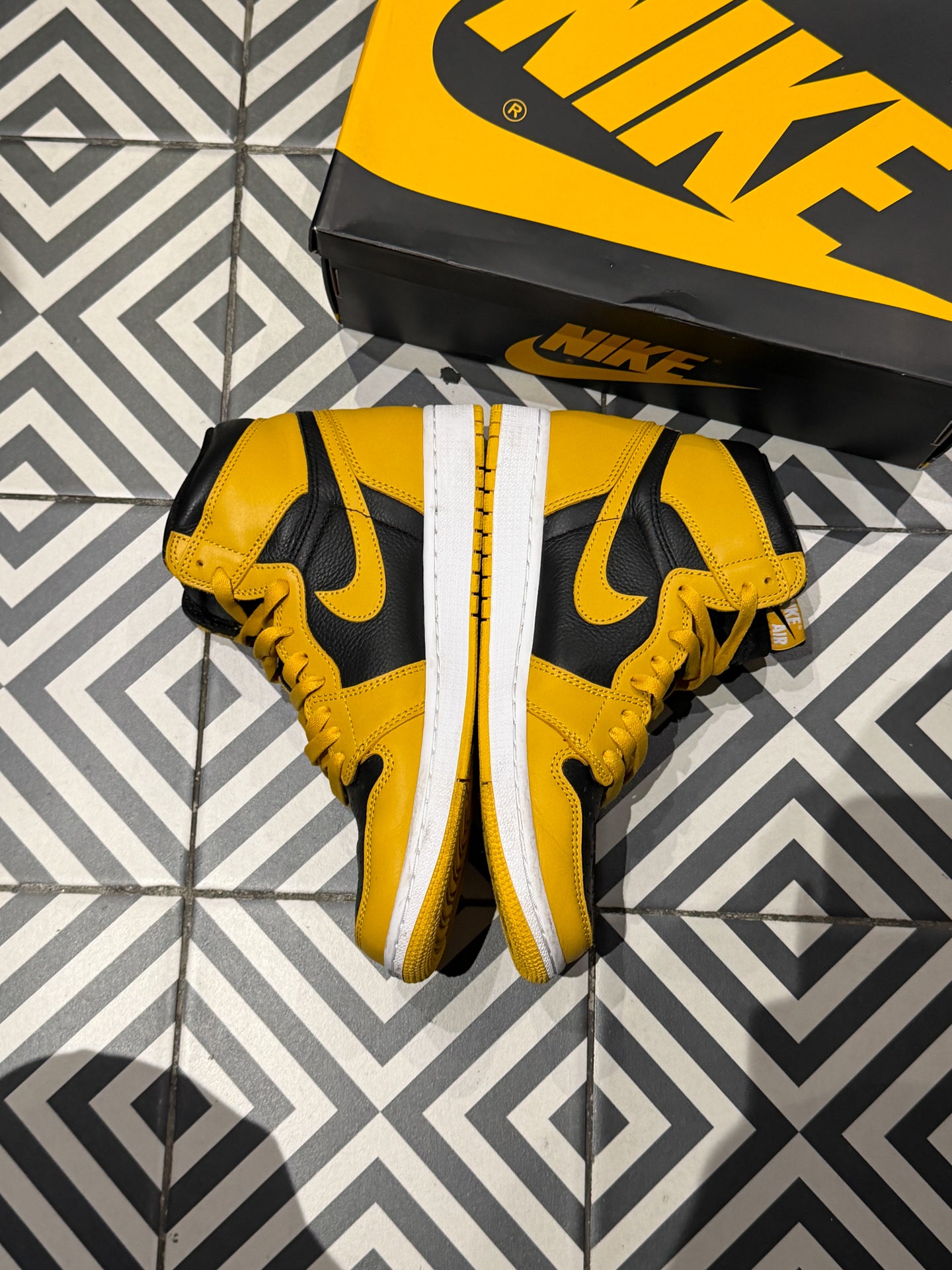 Jordan 1 High Pollen (Taille 42)