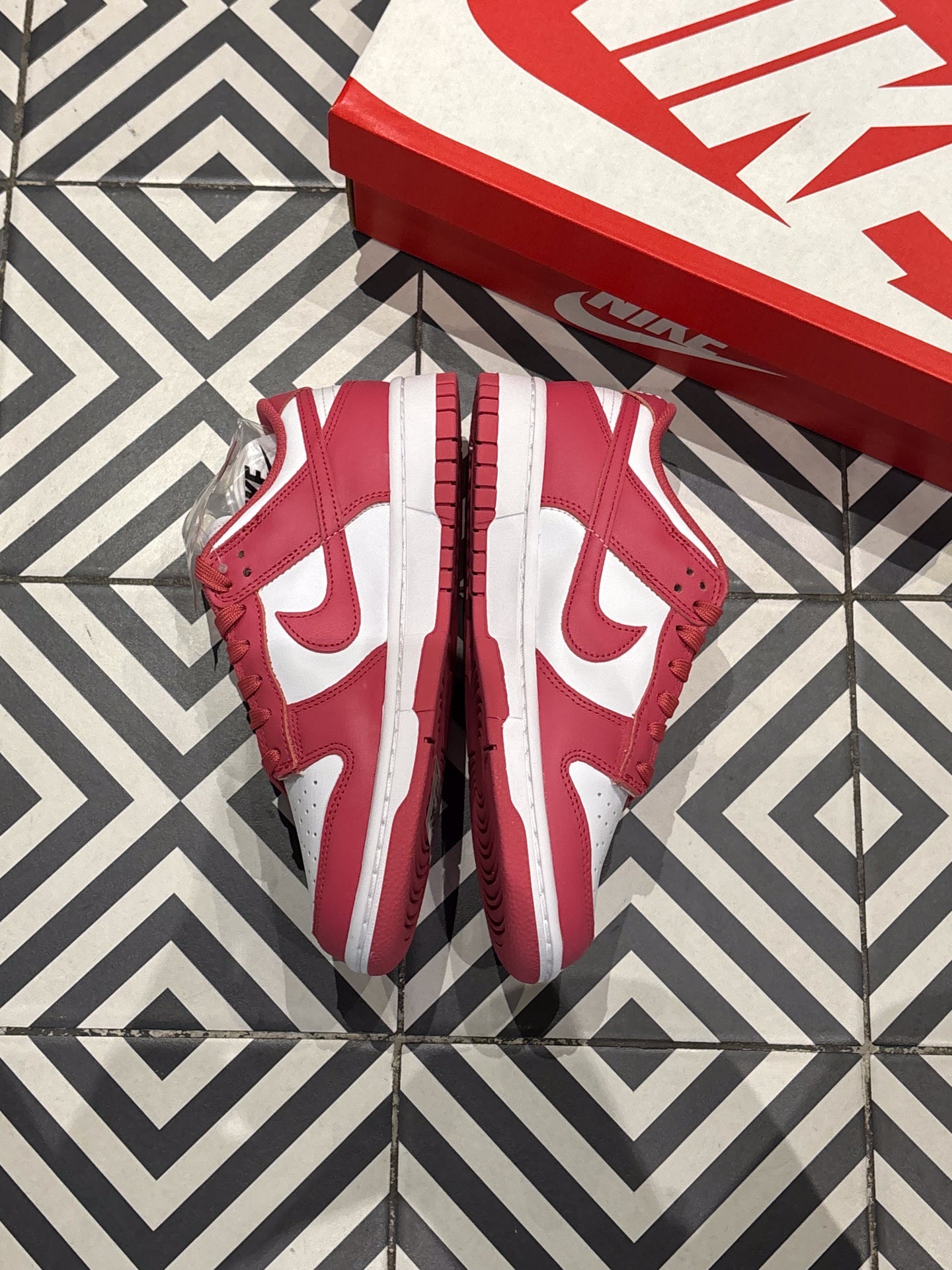 Dunk Low Archeo Pink (Taille 38,5)