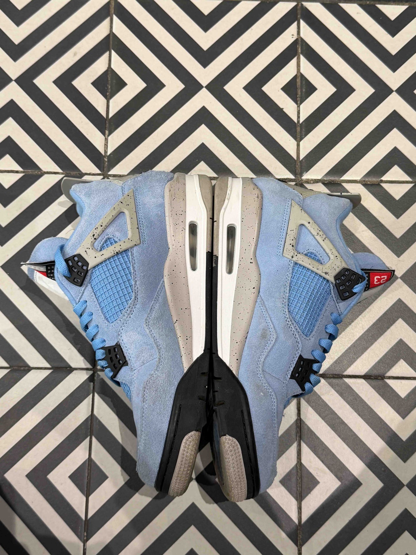 Jordan 4 UNC (Taille 43)