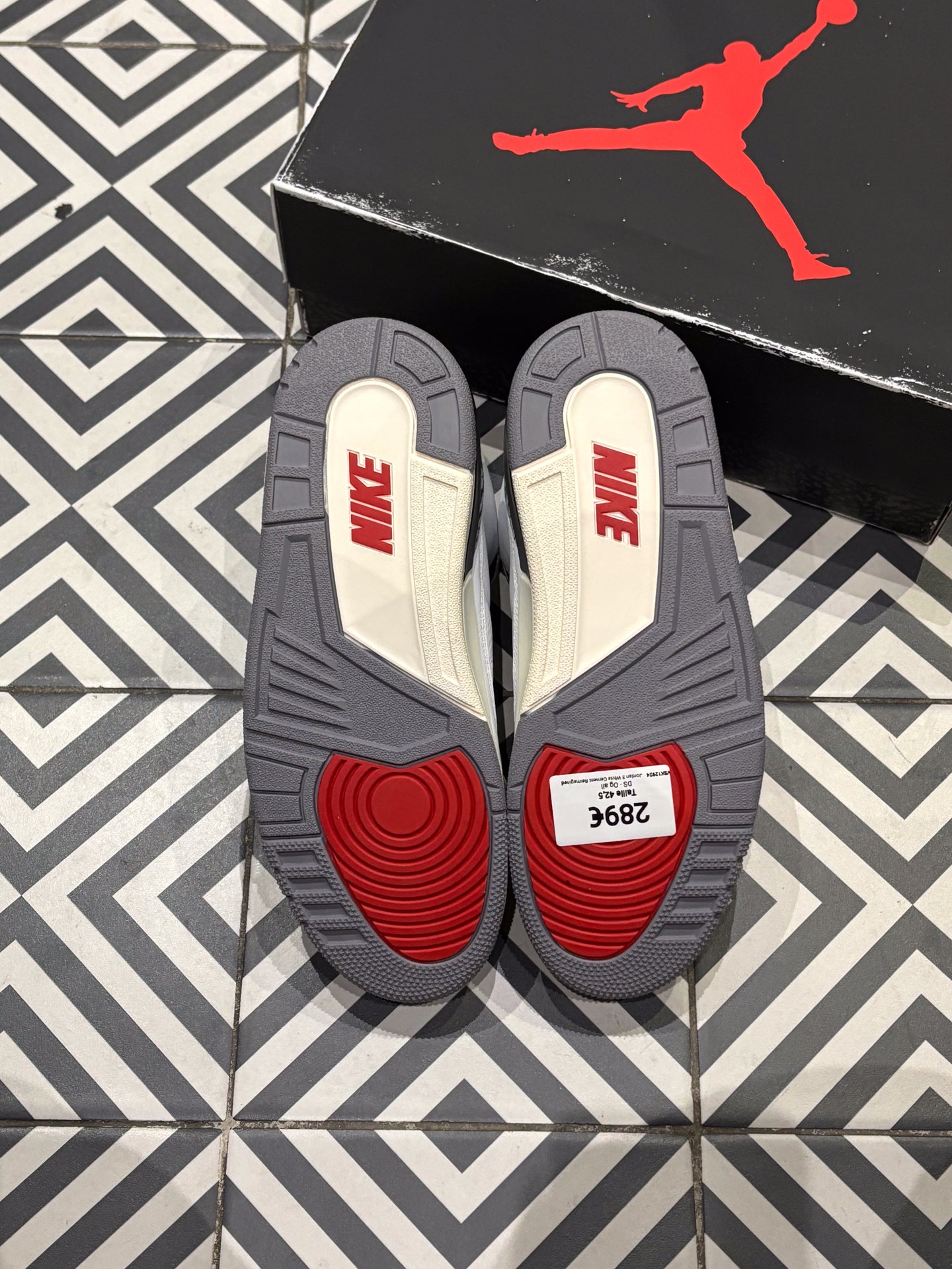 Jordan 3 White Cement Reimagined (Taille 42,5)