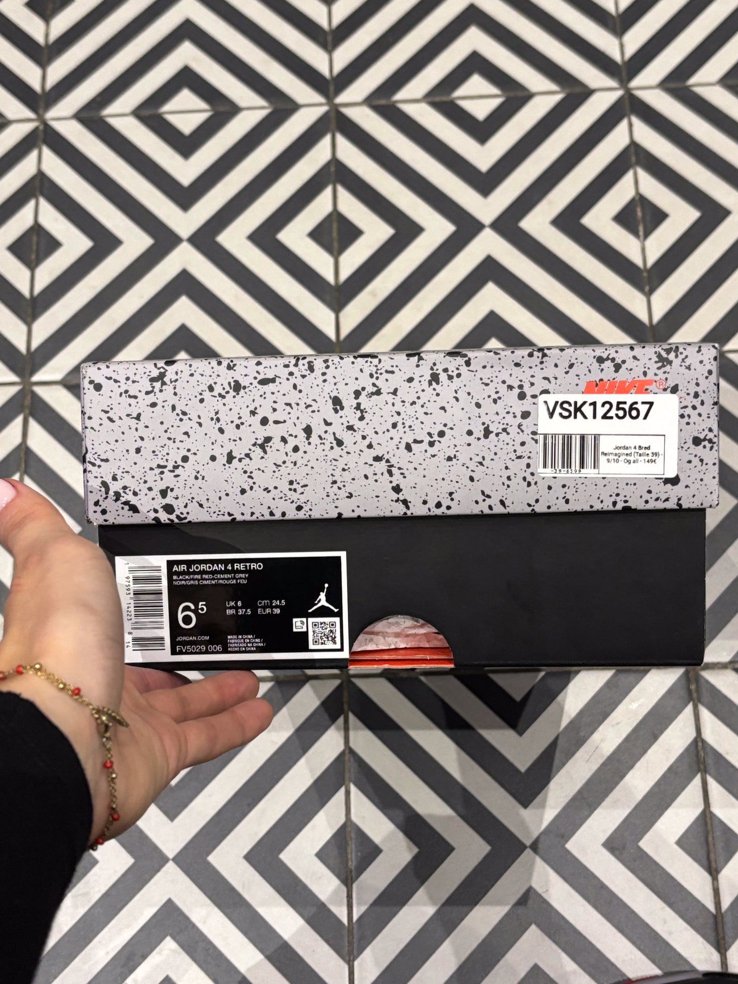 Jordan 4 Bred Reimagined (Taille 39)