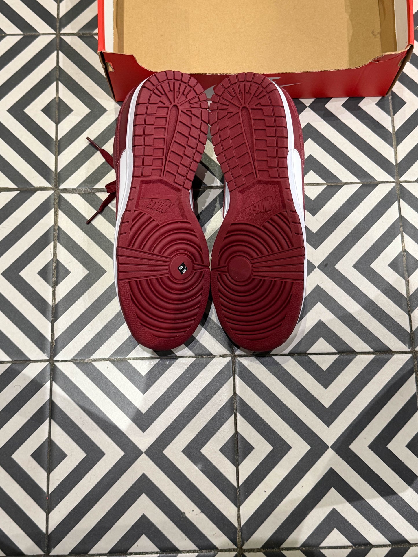 Dunk Low Team Red (Taille 42,5)