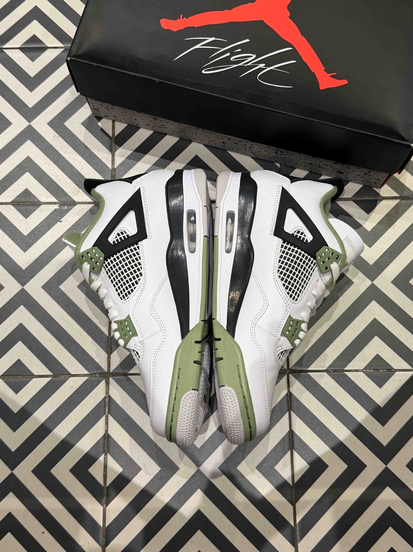 Jordan 4 Seafoam (Taille 43)