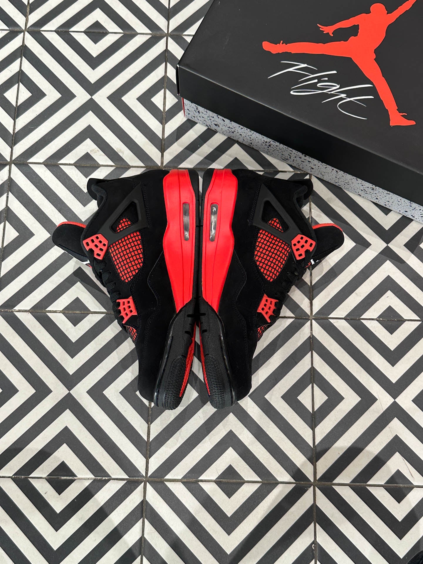 Jordan 4 Red Thunder (Taille 44)