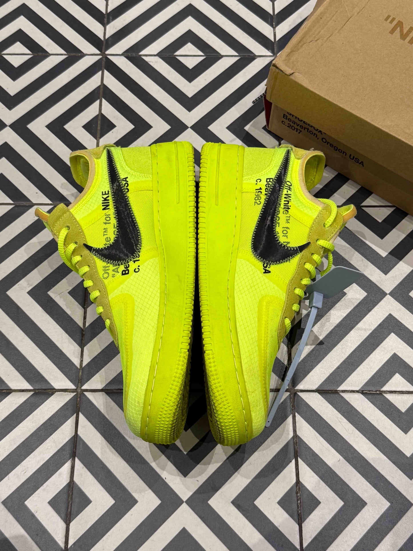Air Force 1 Off-White Volt (Taille 45)