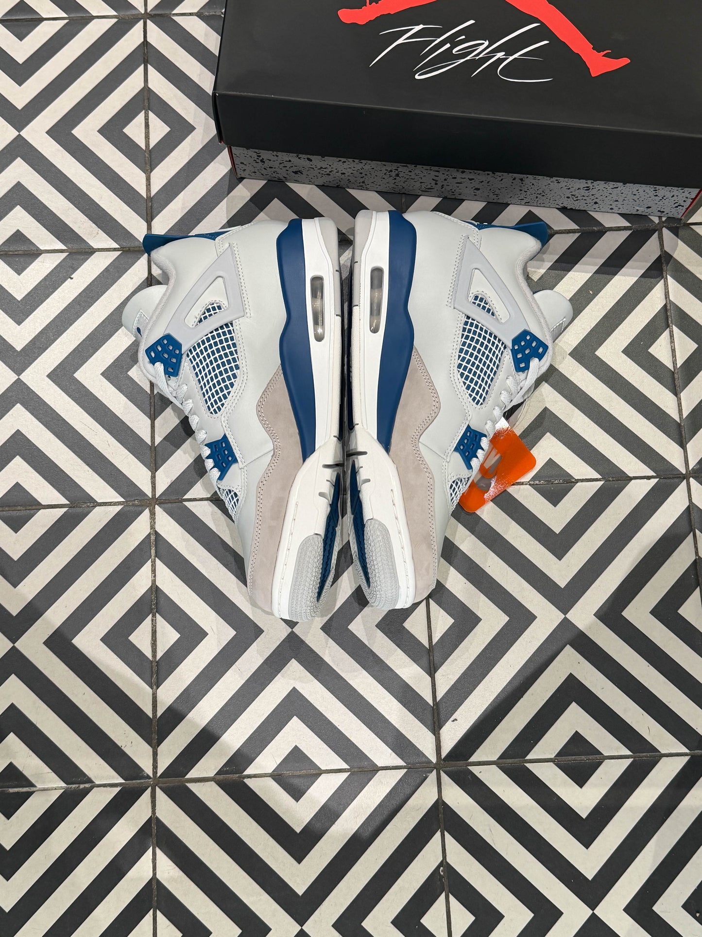 Jordan 4 Military Blue (Taille 42,5)