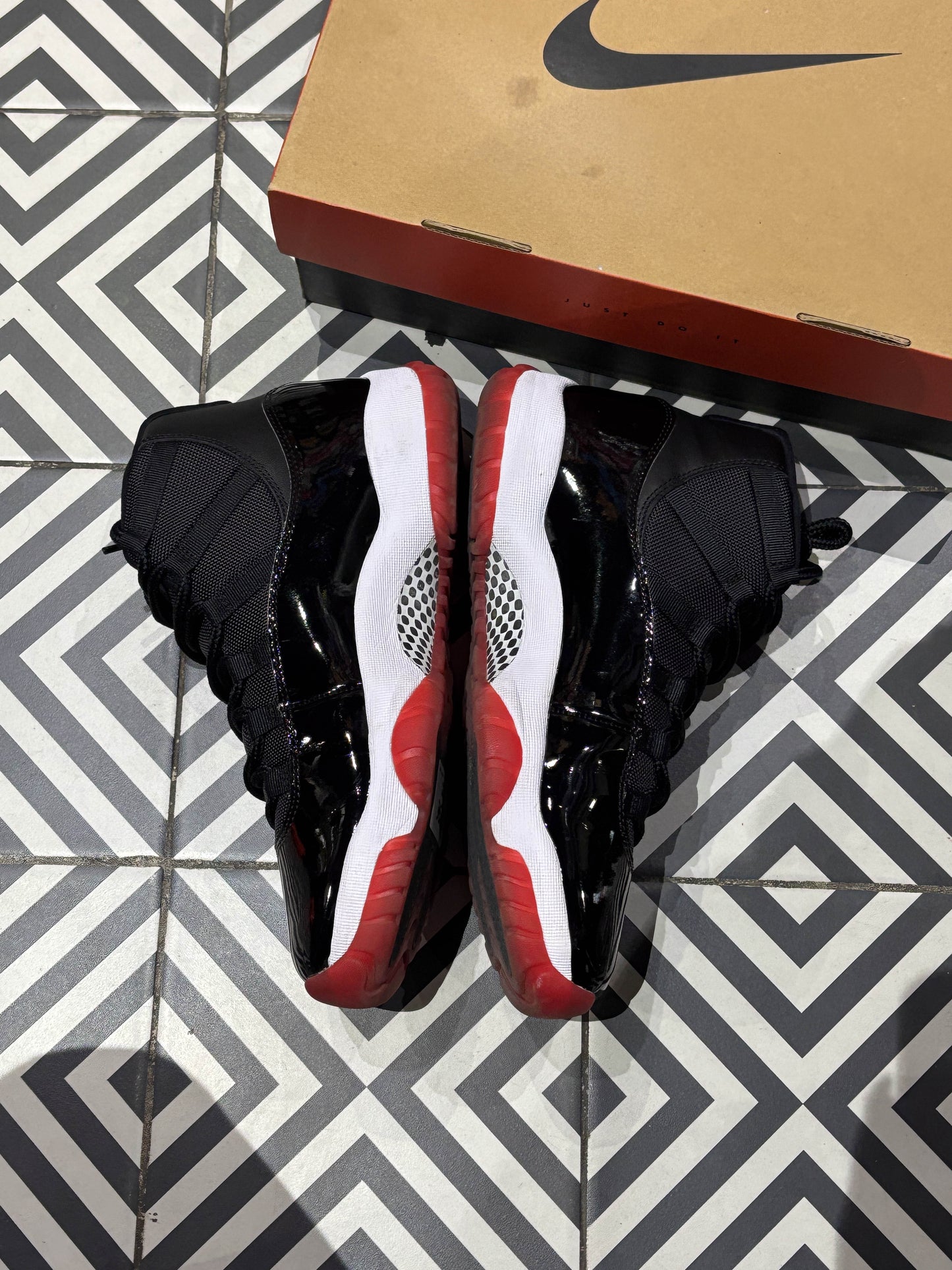 Jordan 11 Bred (Taille 44,5)