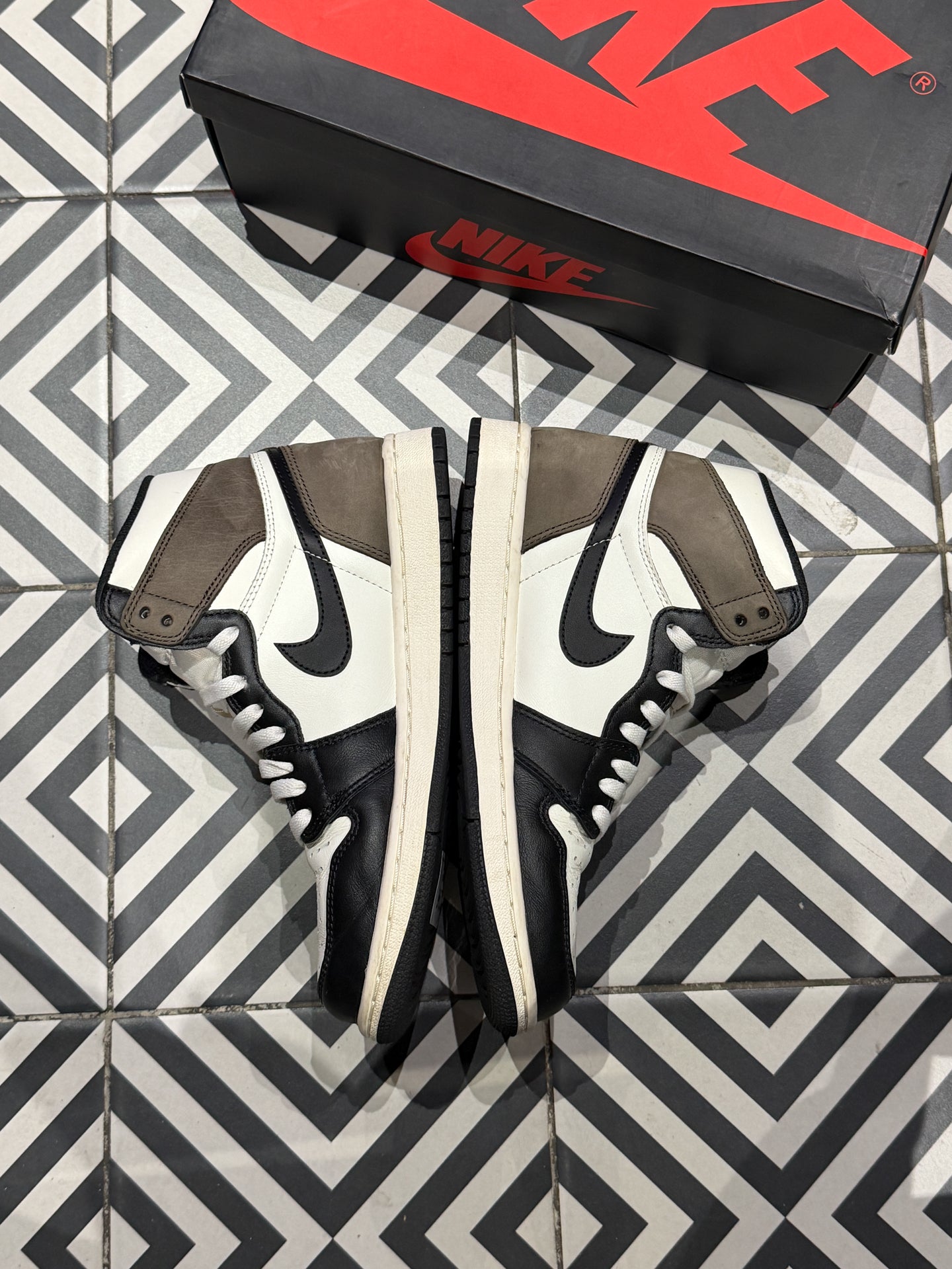 Jordan 1 high Mocha (Taille 40,5)