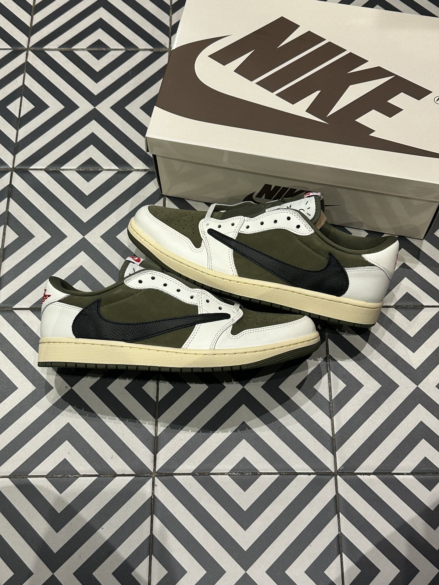 Jordan 1 Low Travis Scott Medium Olive (47,5)