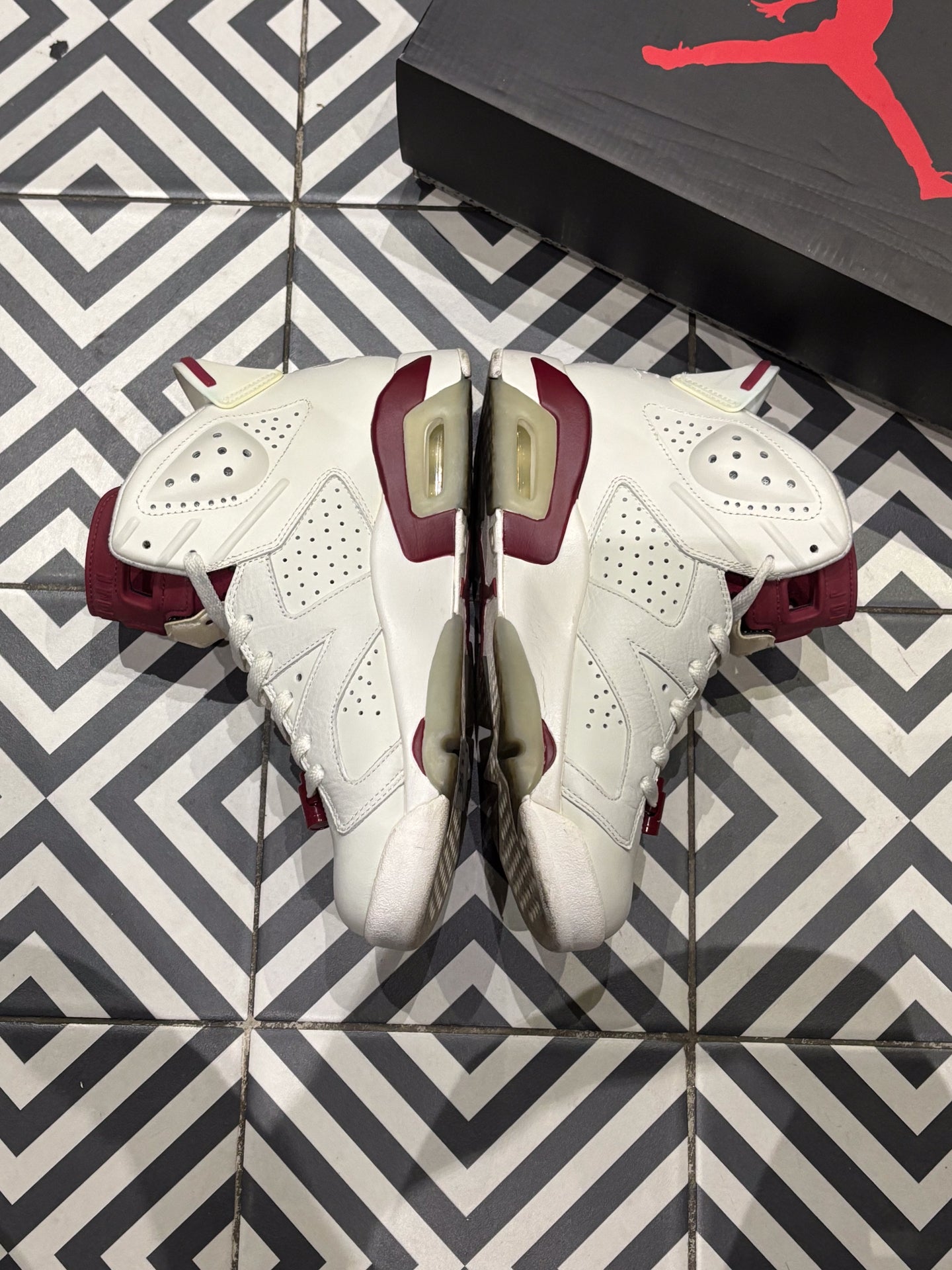 Jordan 6 Marron (Taille 40)