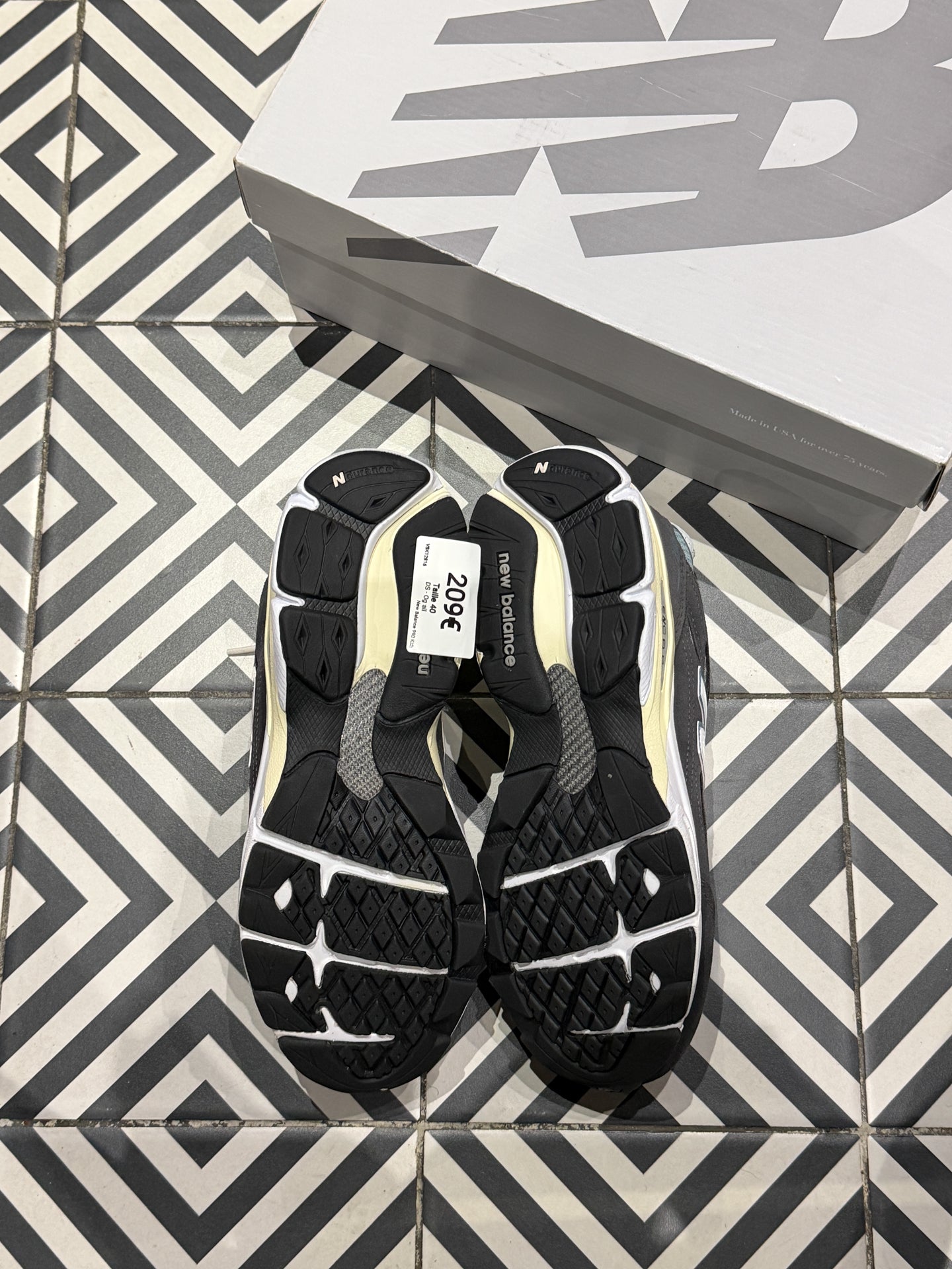 New Balance 990 Kith (Taille 40)