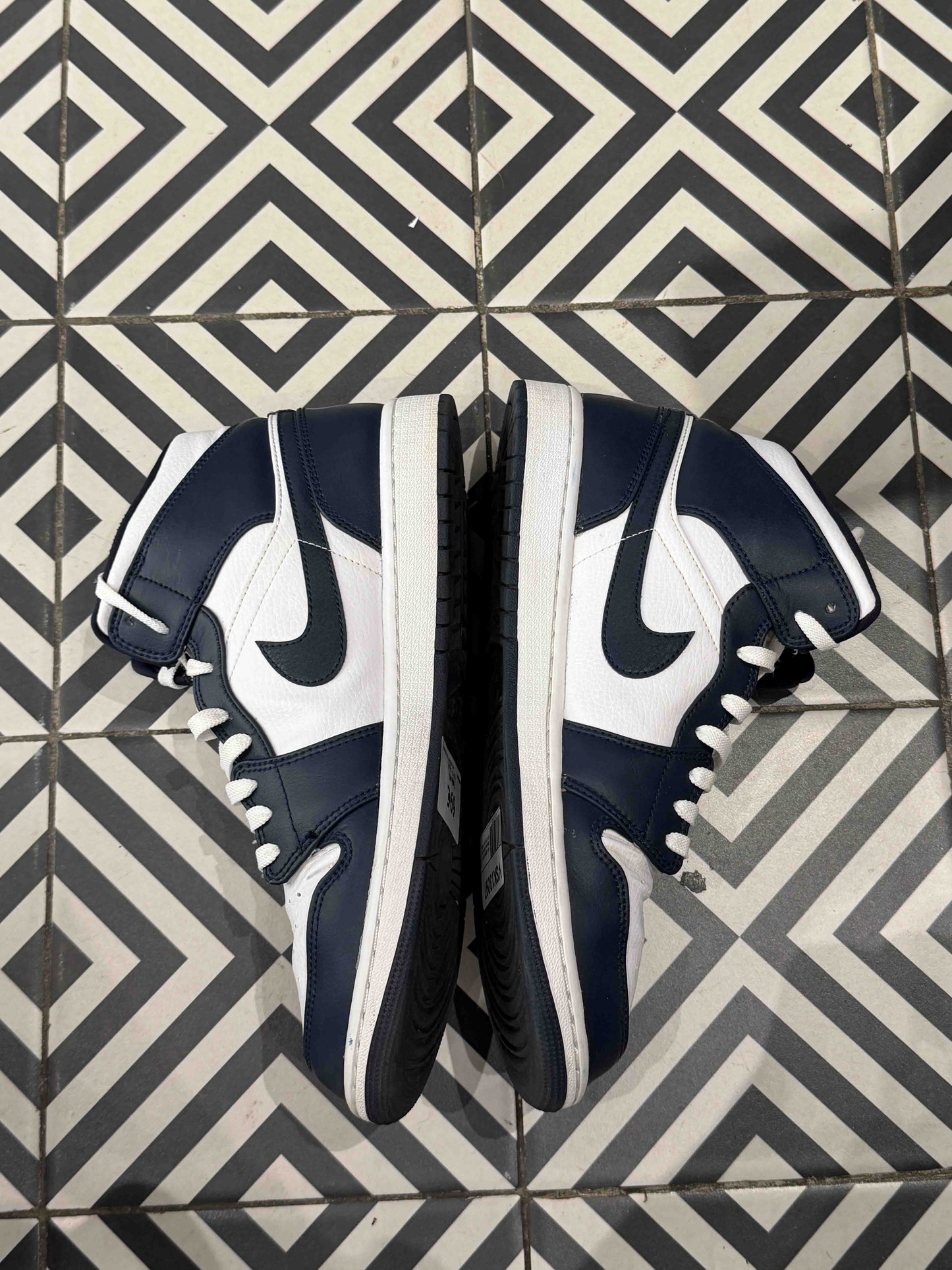 AIR JORDAN 1 MID Obsidian (Taille 45)
