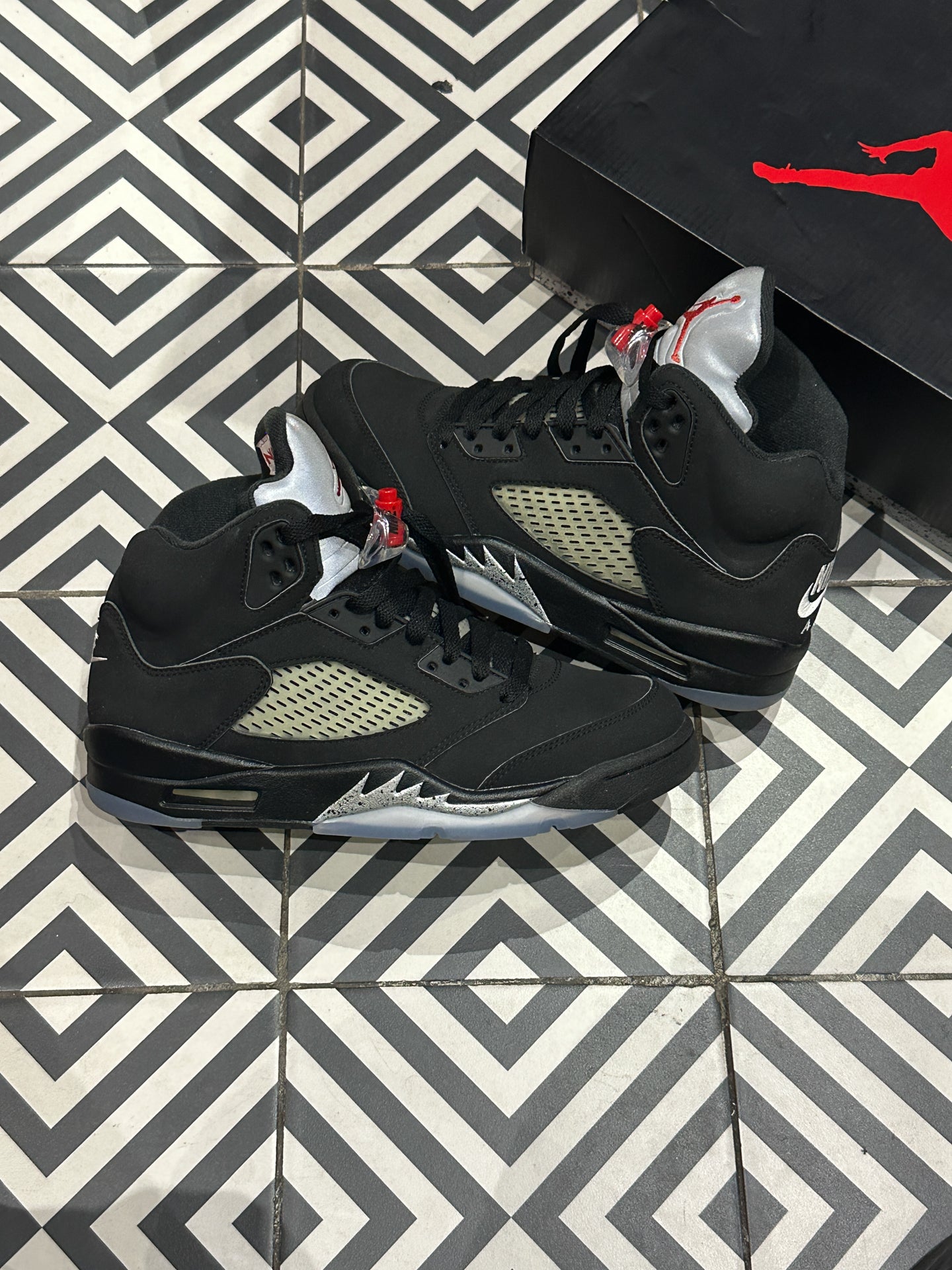 Jordan 5 Metallic Silver (Taille 40,5)