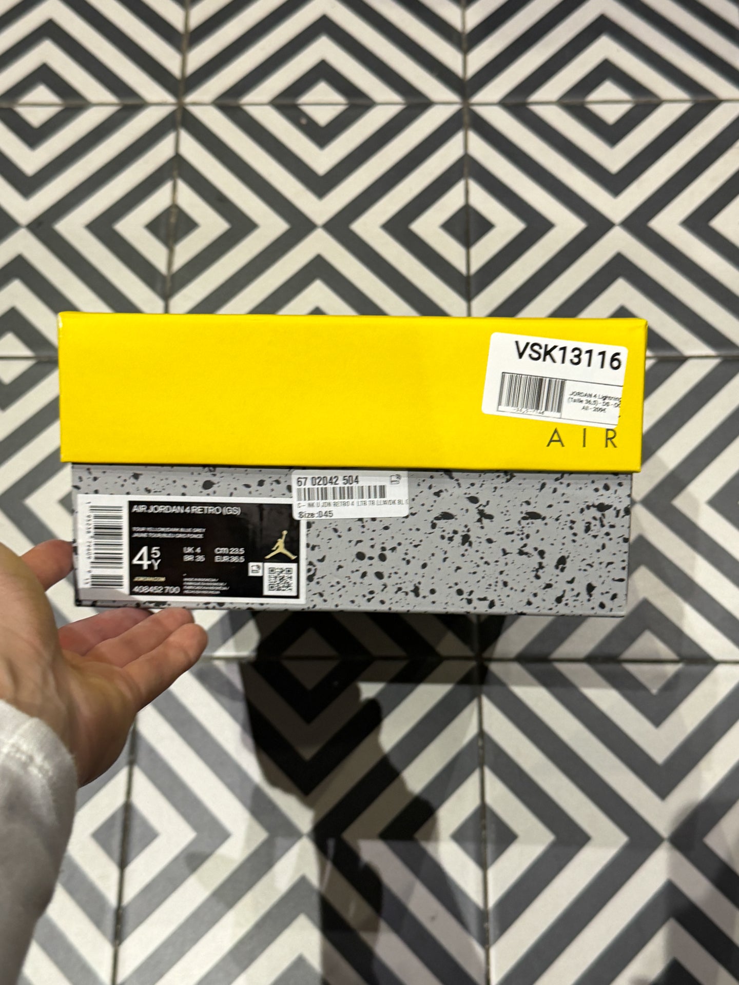 JORDAN 4 Lightning (Taille 36,5)