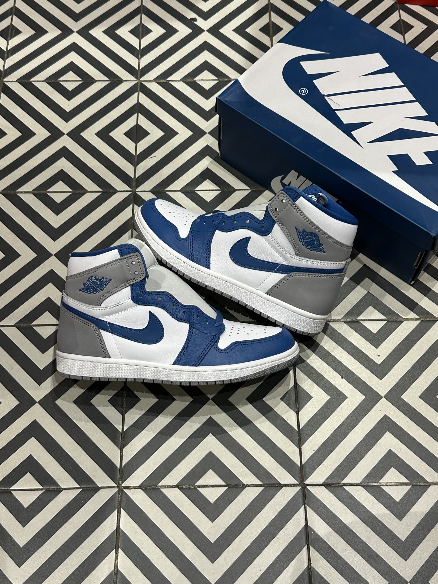 Jordan 1 High True Blue (Taille 40,5)
