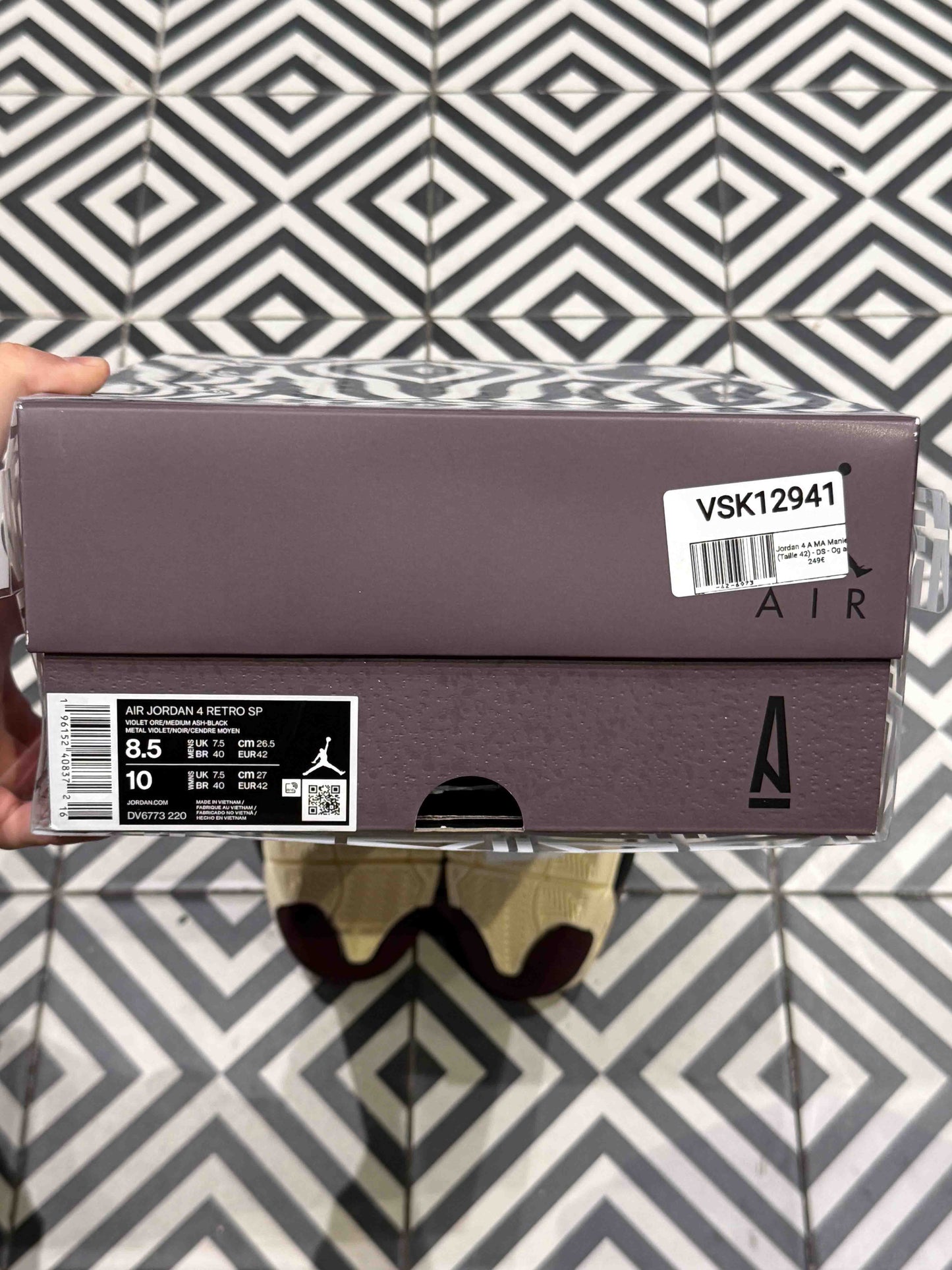 Jordan 4 A MA Maniere (Taille 42)