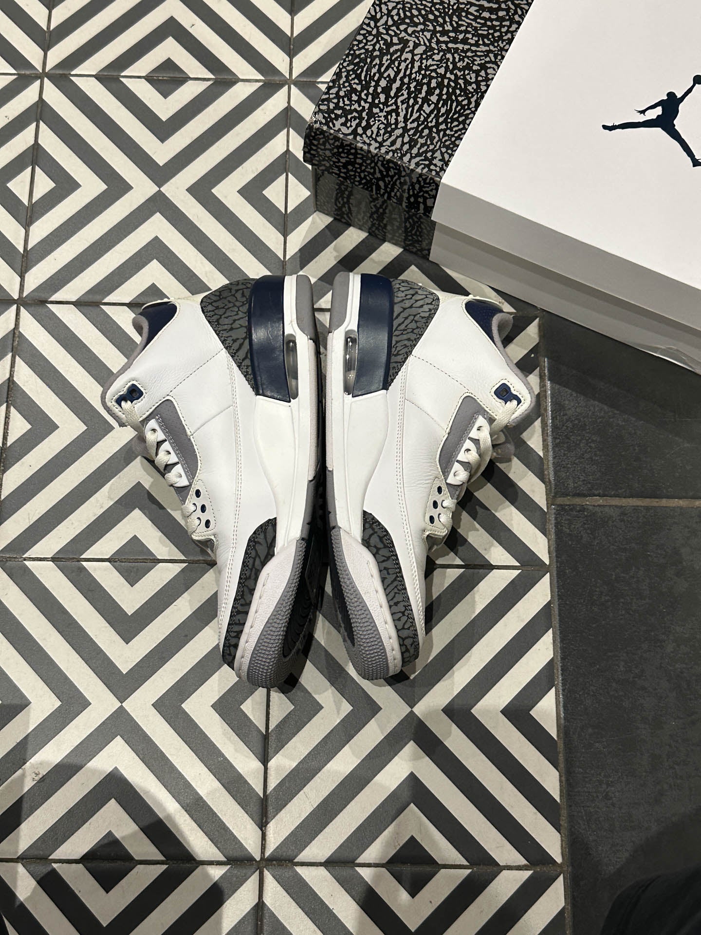 Jordan 3 Midnight Navy (Taille 43)