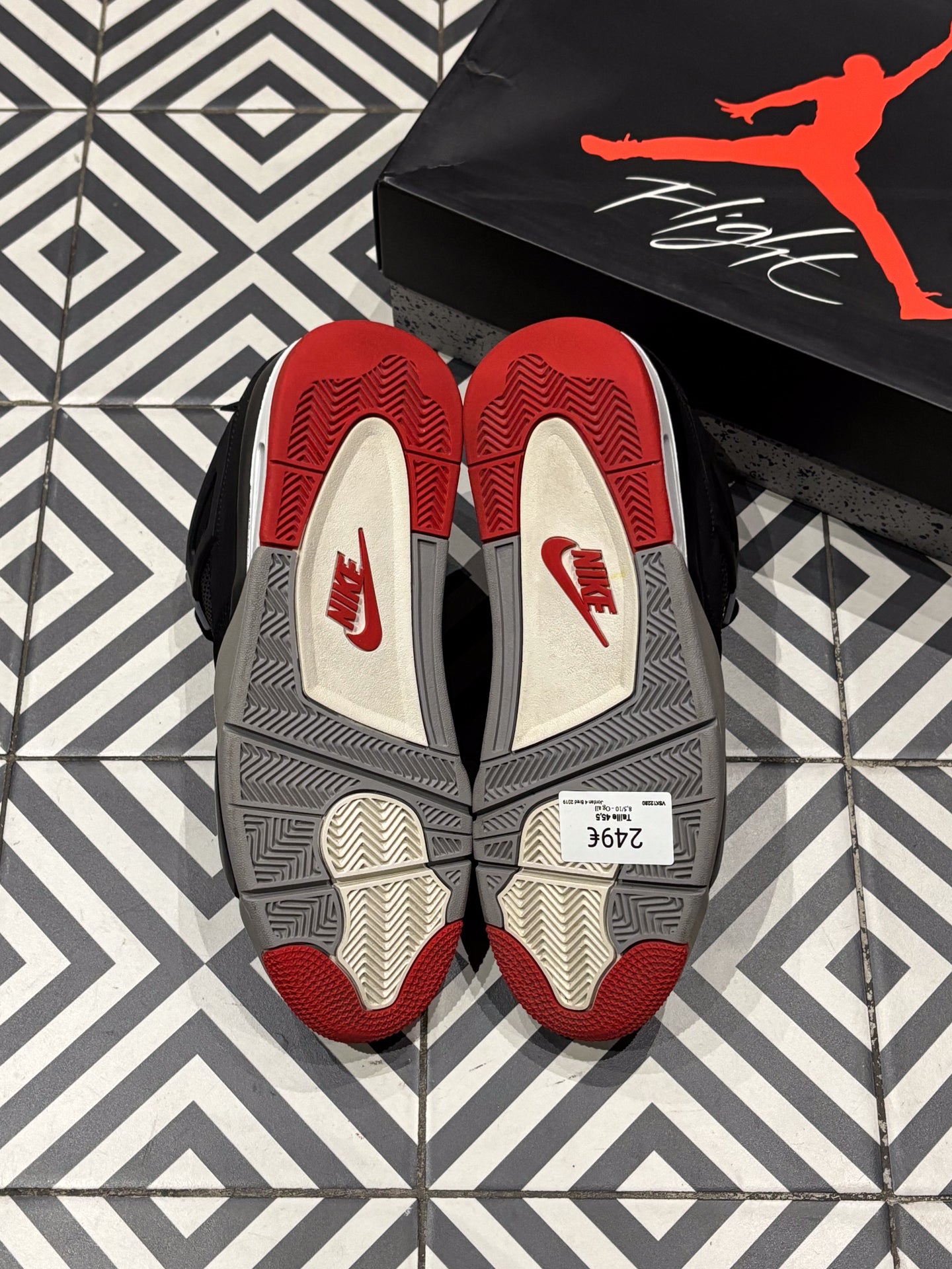 Jordan 4 Bred 2019 (45,5)