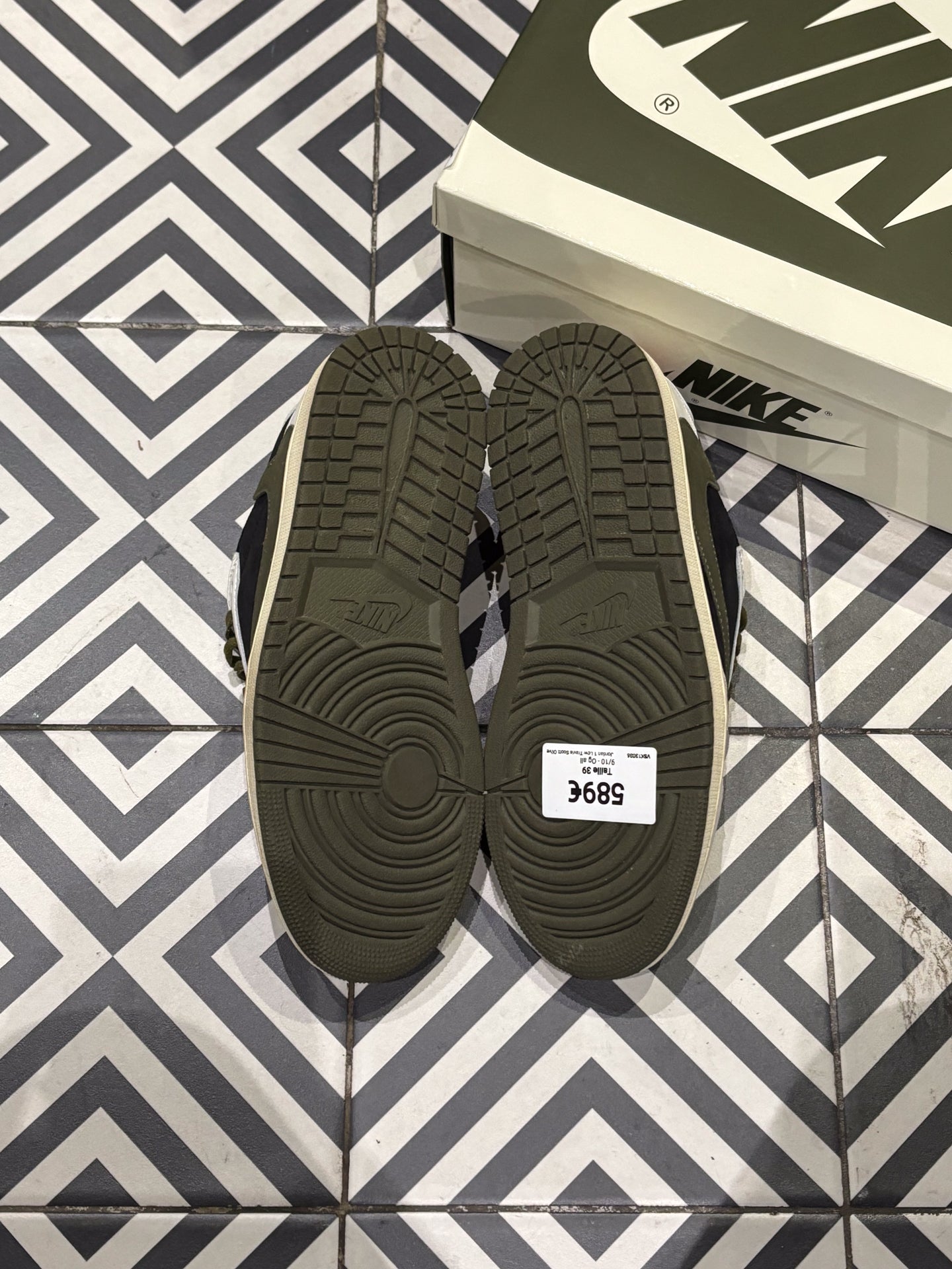 Jordan 1 Low Travis Scott Olive (Taille 39)