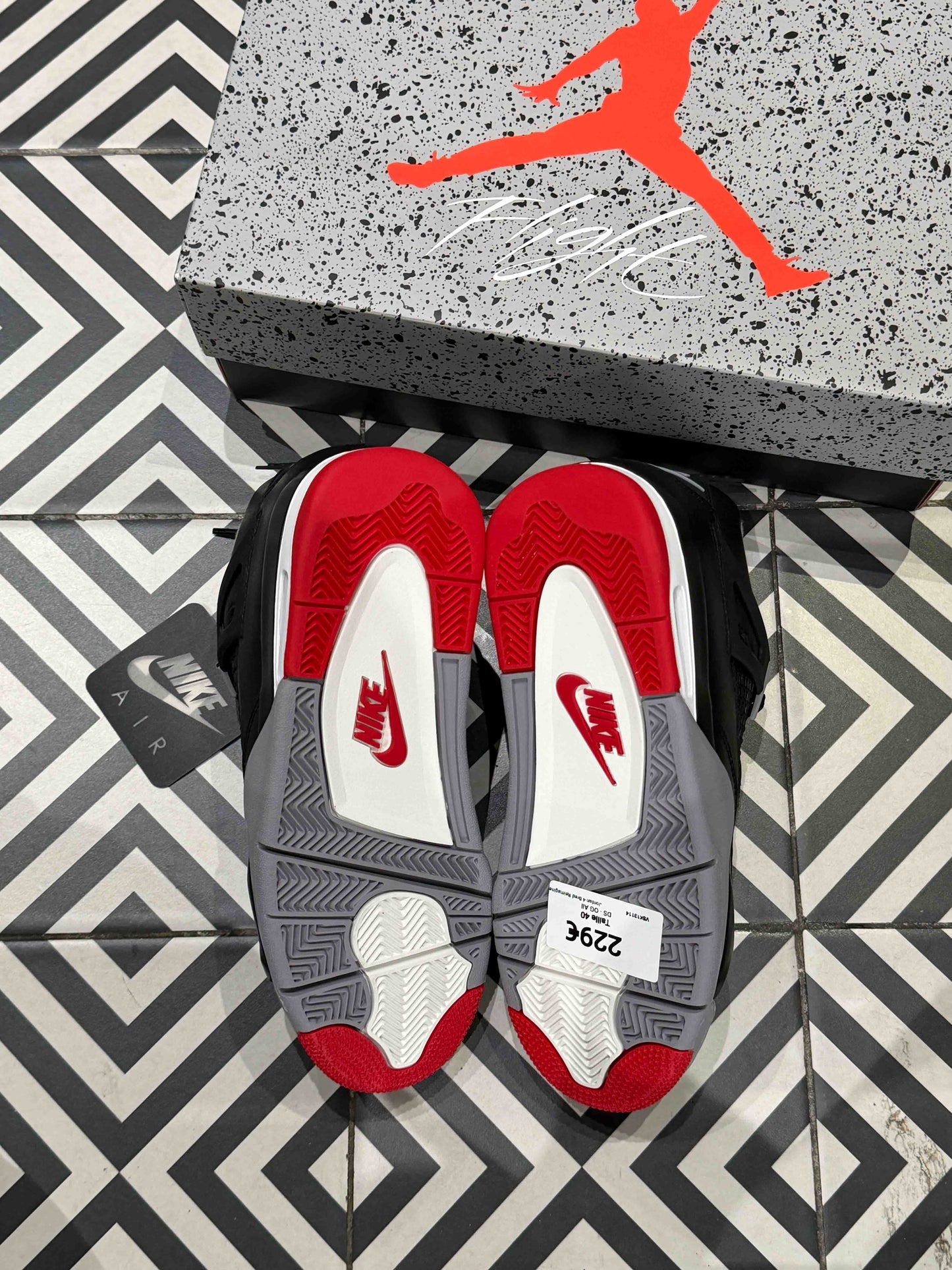 Jordan 4 Bred Reimagined (Taille 40)