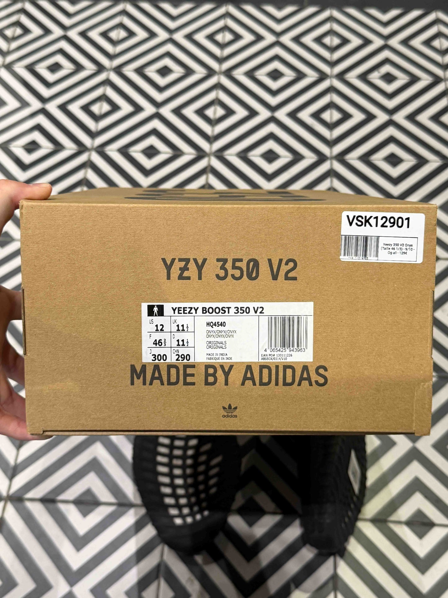 Yeezy 350 V2 Onyx (Taille 46 1/3)