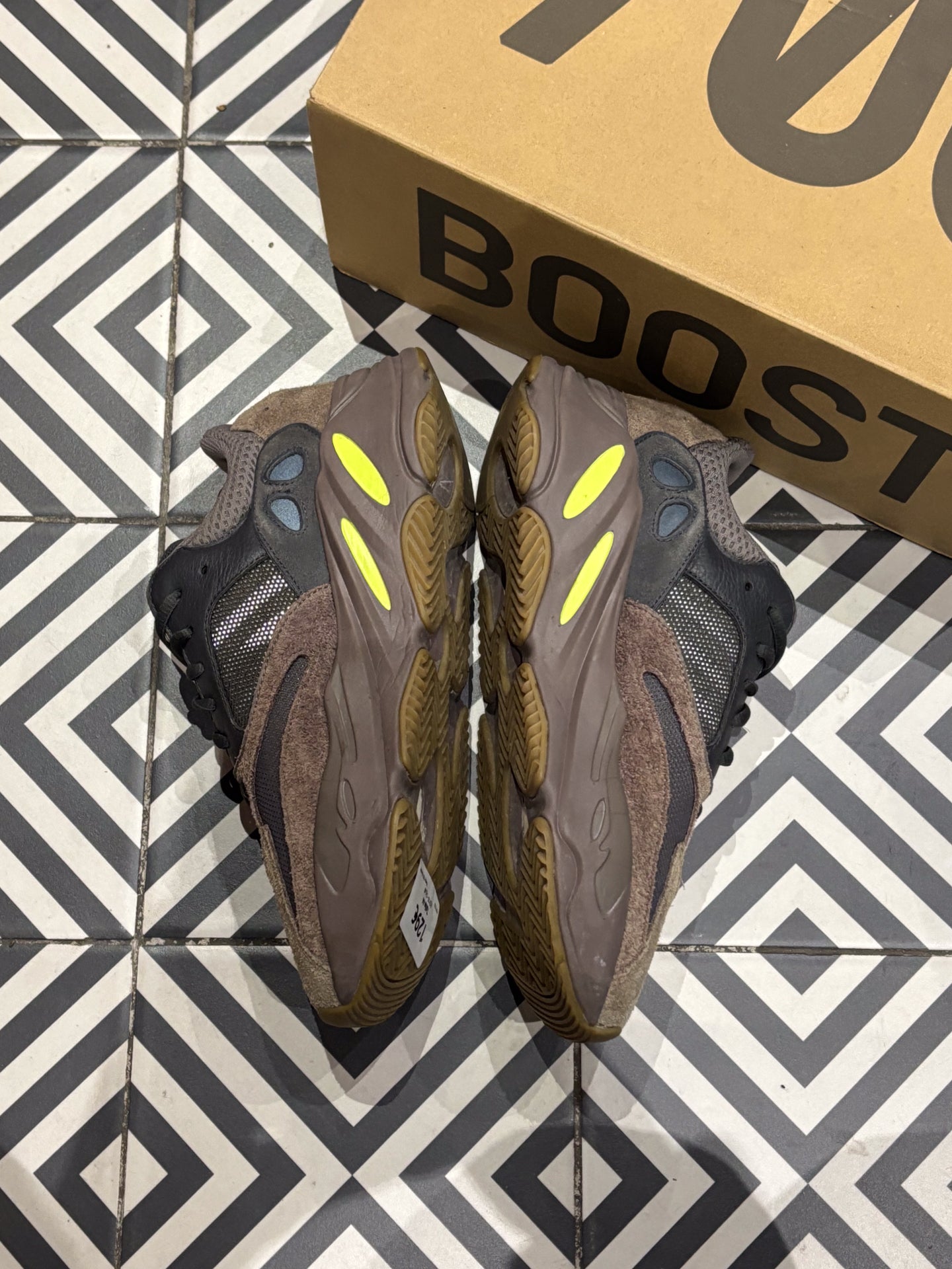 Yeezy 700 Geode (Taille 44)