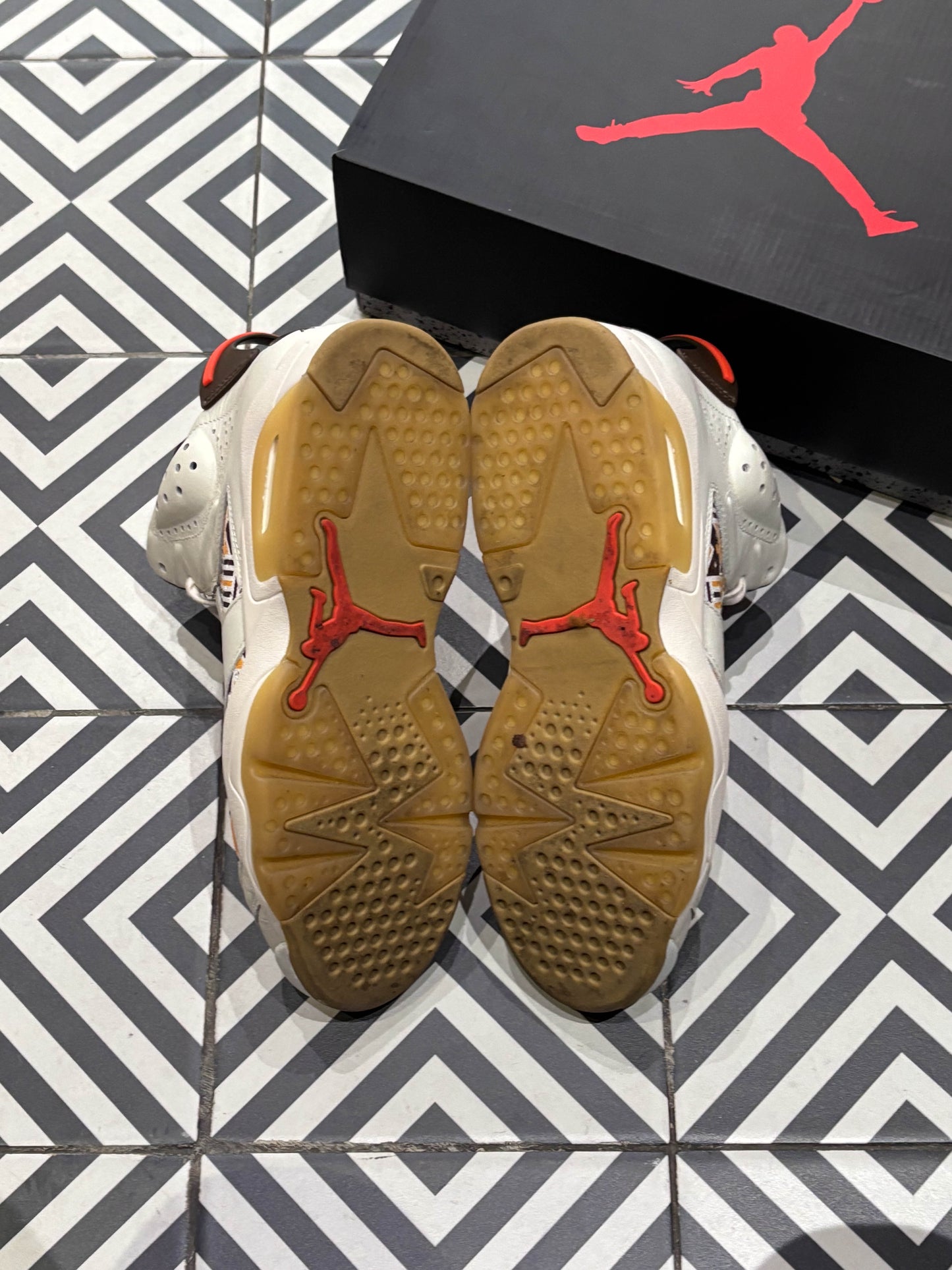 Jordan 6 Quai 54 (Taille 42,5)