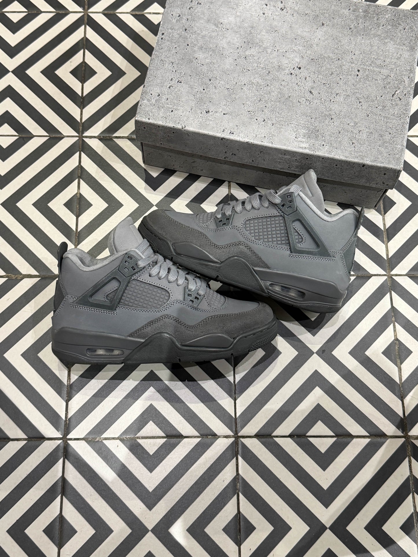Jordan 4 Wet Cement GS (Taille 38,5)