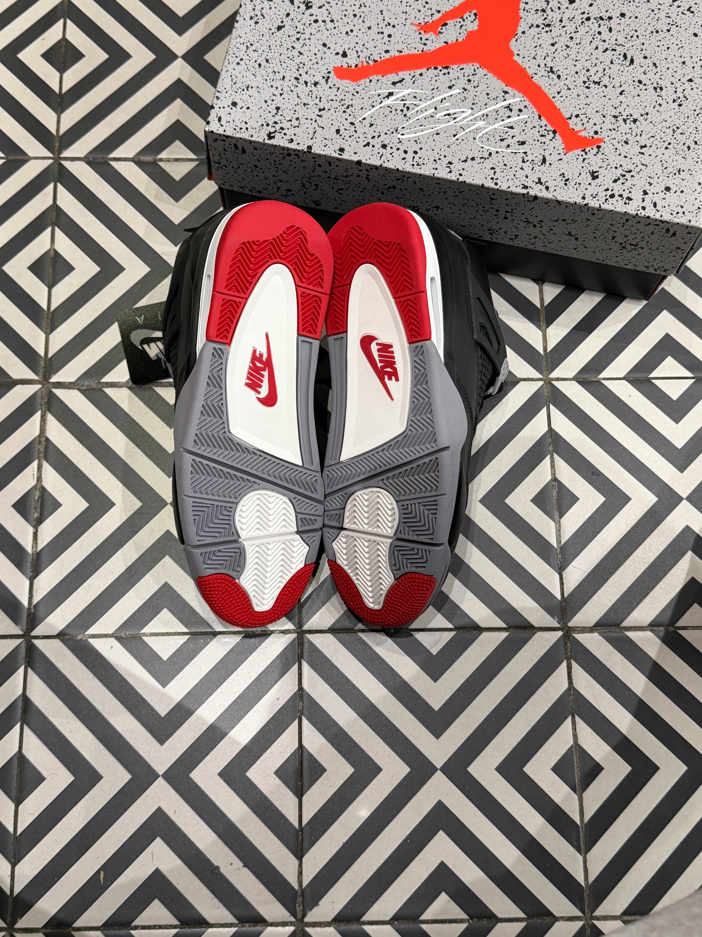 Jordan 4 Bred Reimagined (Taille 44,5)