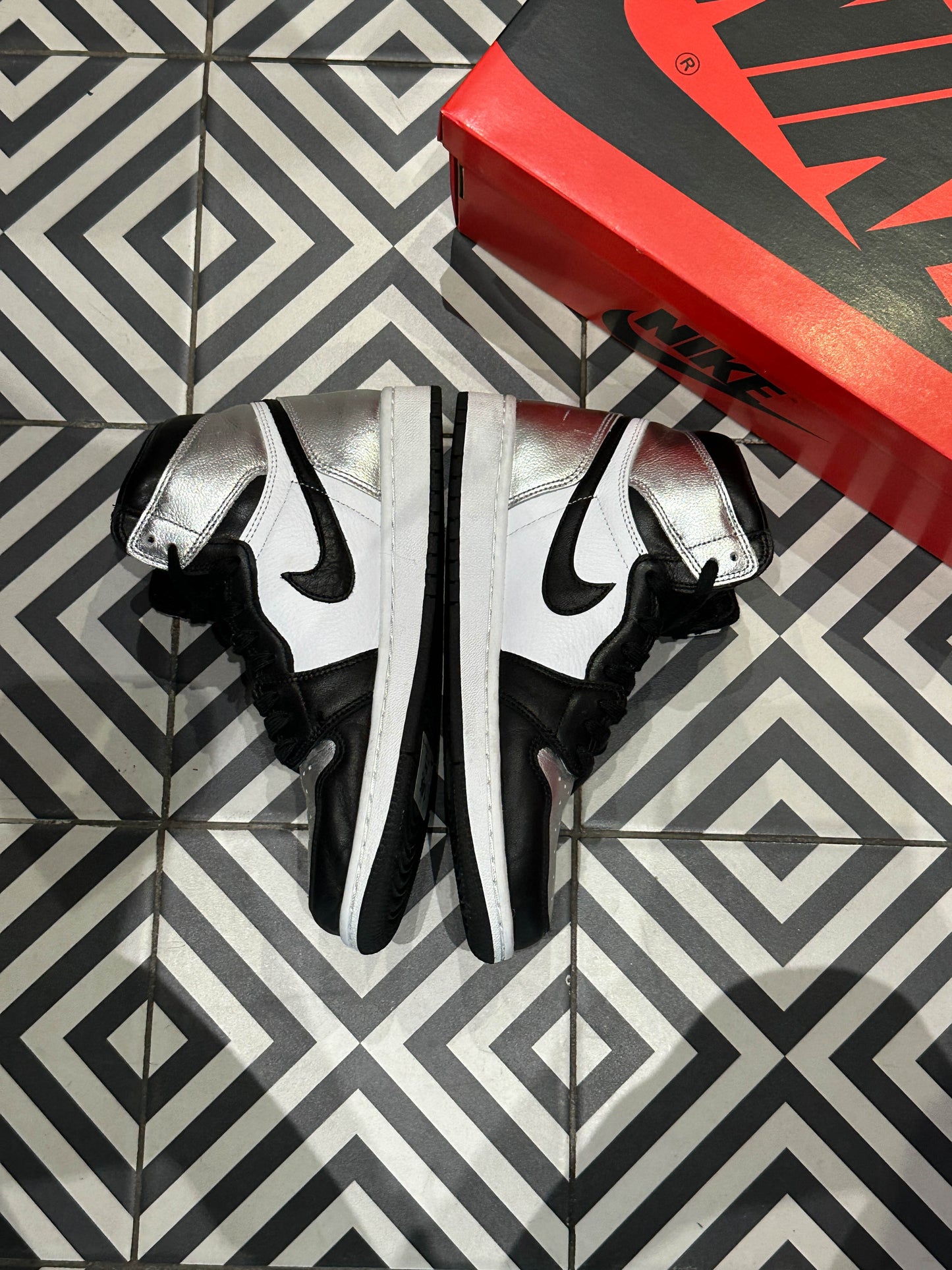 Jordan 1 High Silver Toe (Taille 40)