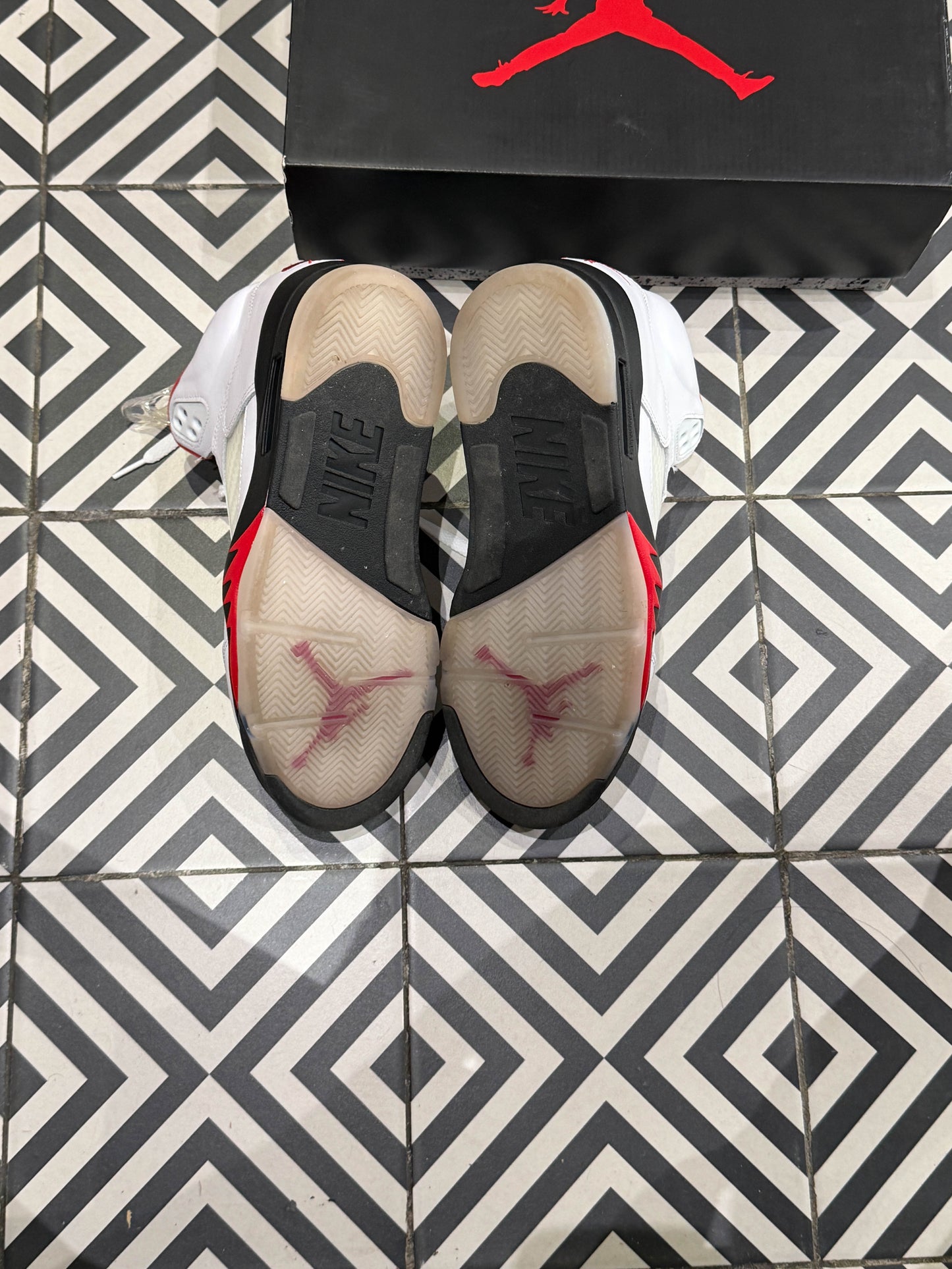 Jordan 5 Fire Red Silver Tongue (Taille 41)