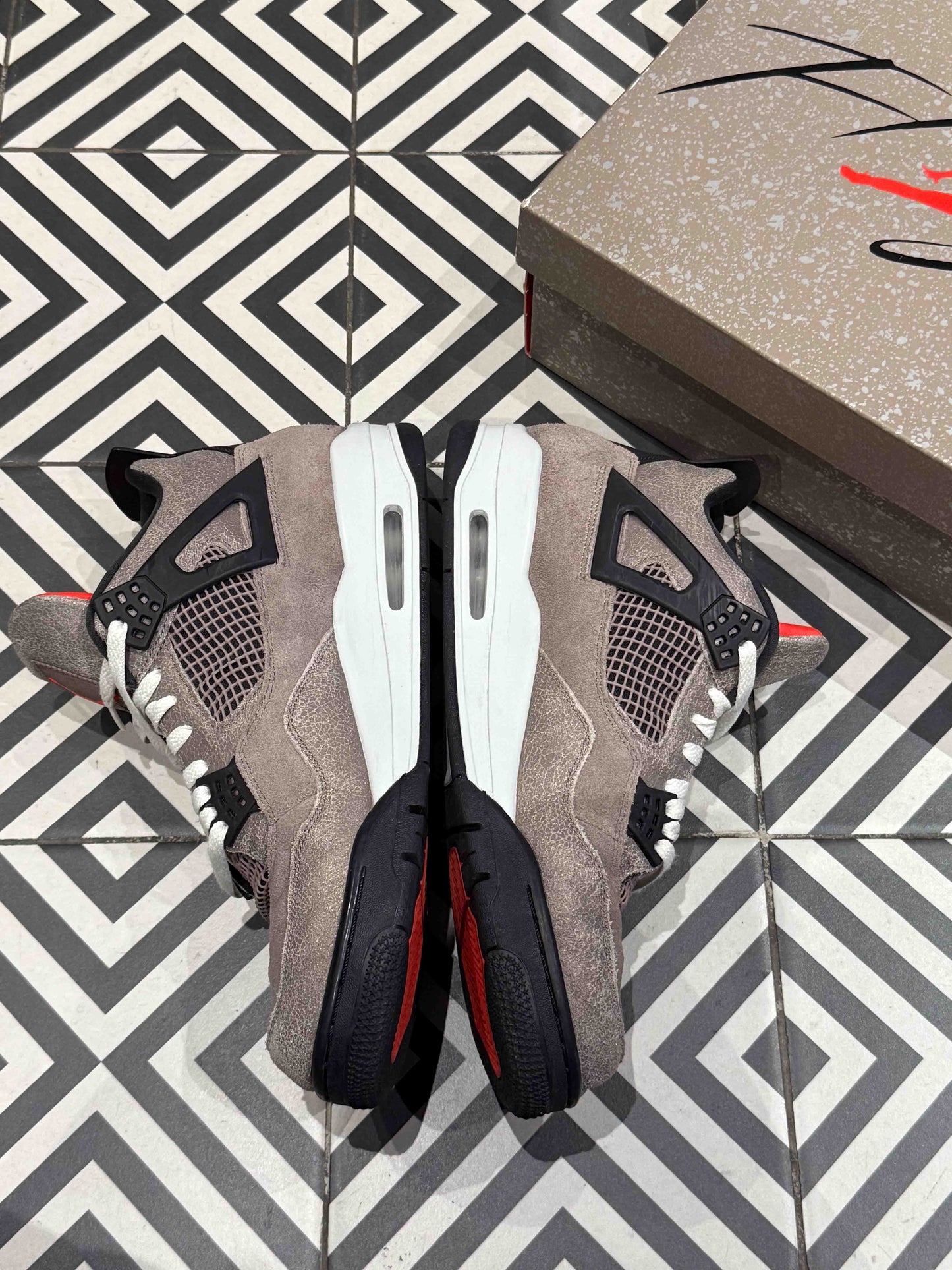 Jordan 4 Taupe Haze (Taille 47,5)