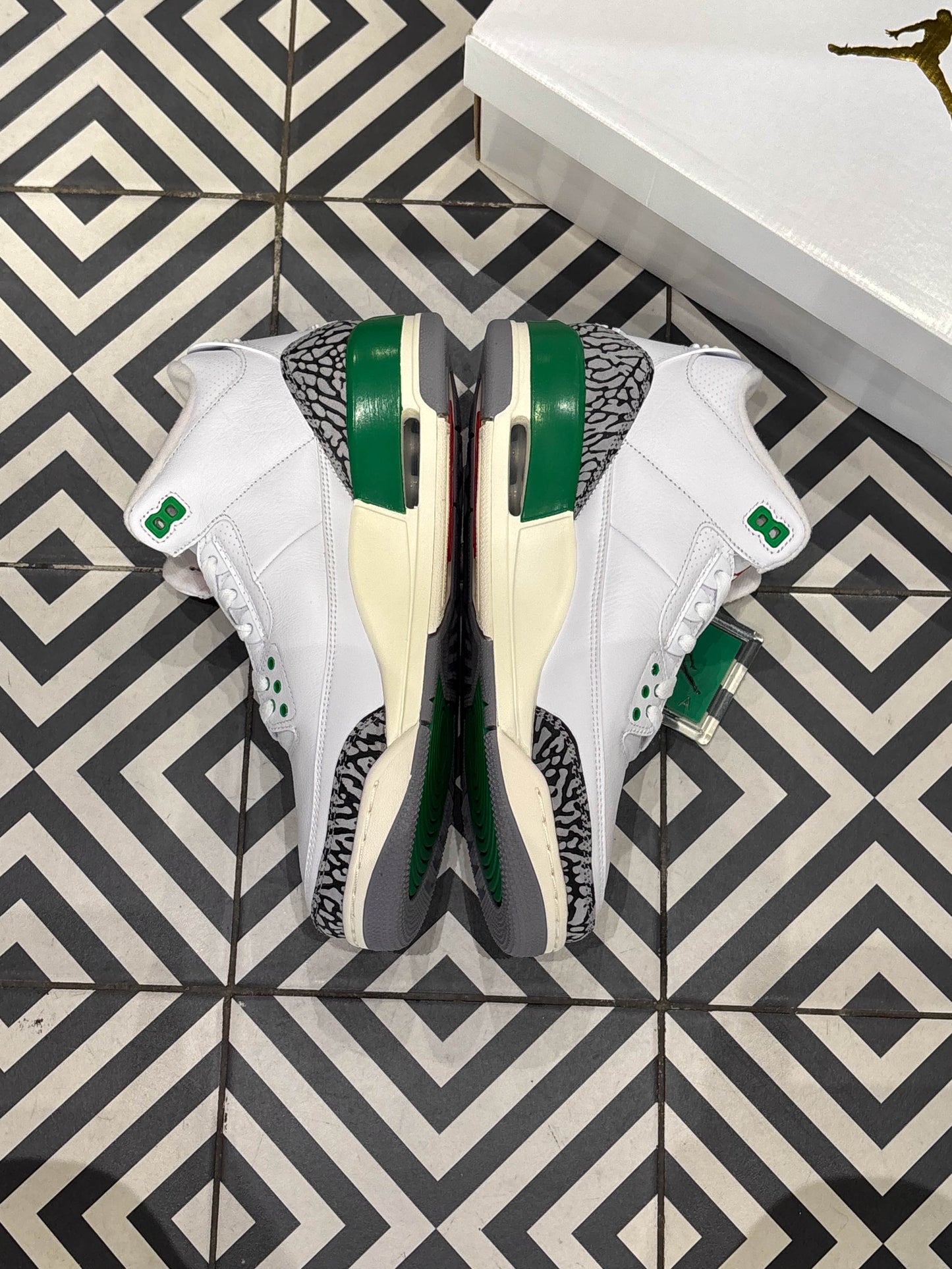 Jordan 3 Lucky Green (Taille 44)