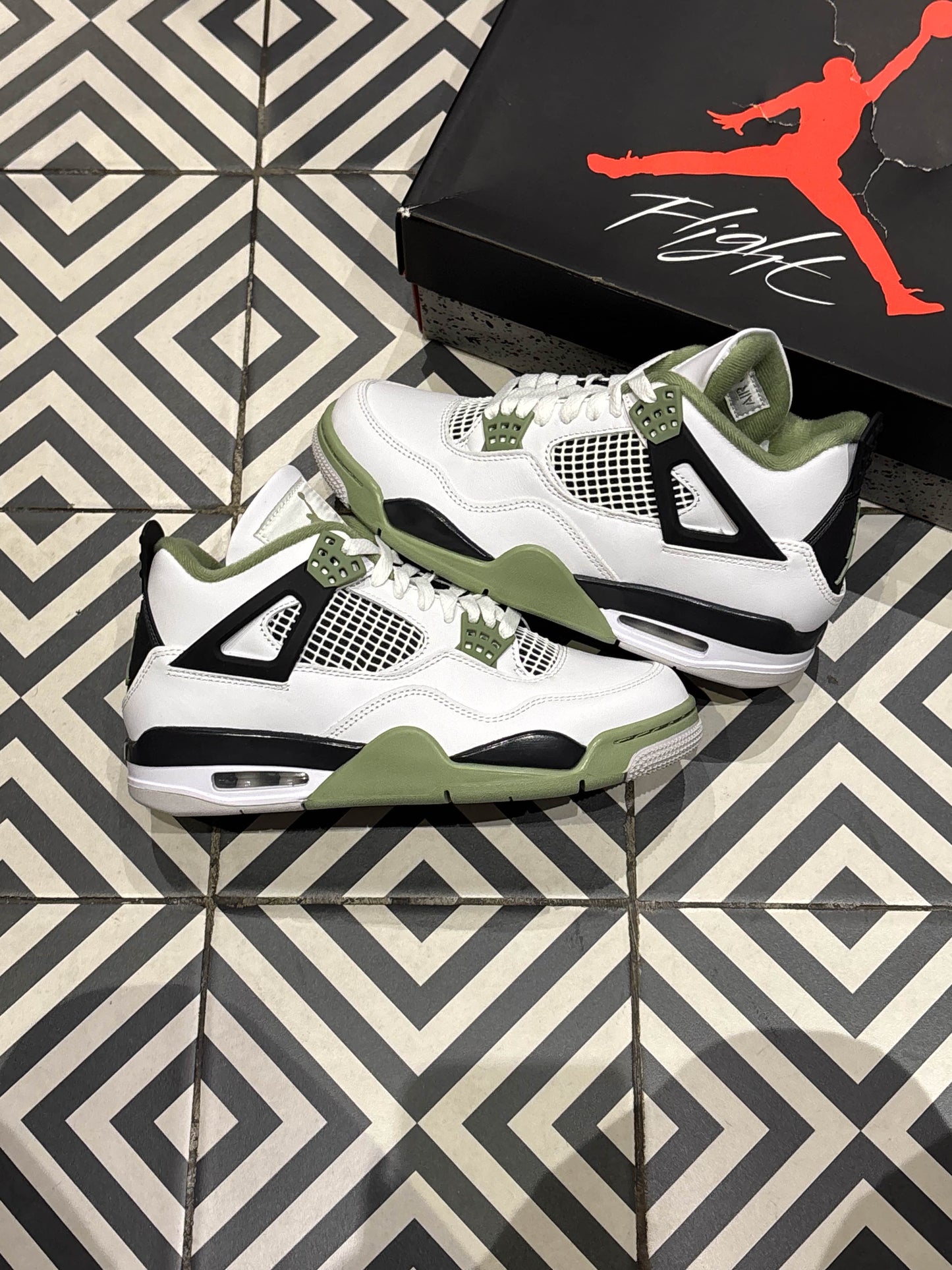 Jordan 4 Seafoam (Taille 38,5)