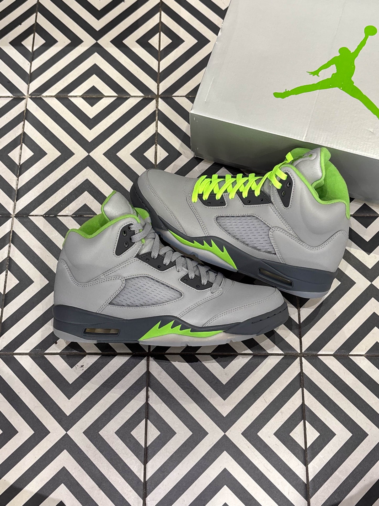 Jordan 5 green Bean (Taille 44)