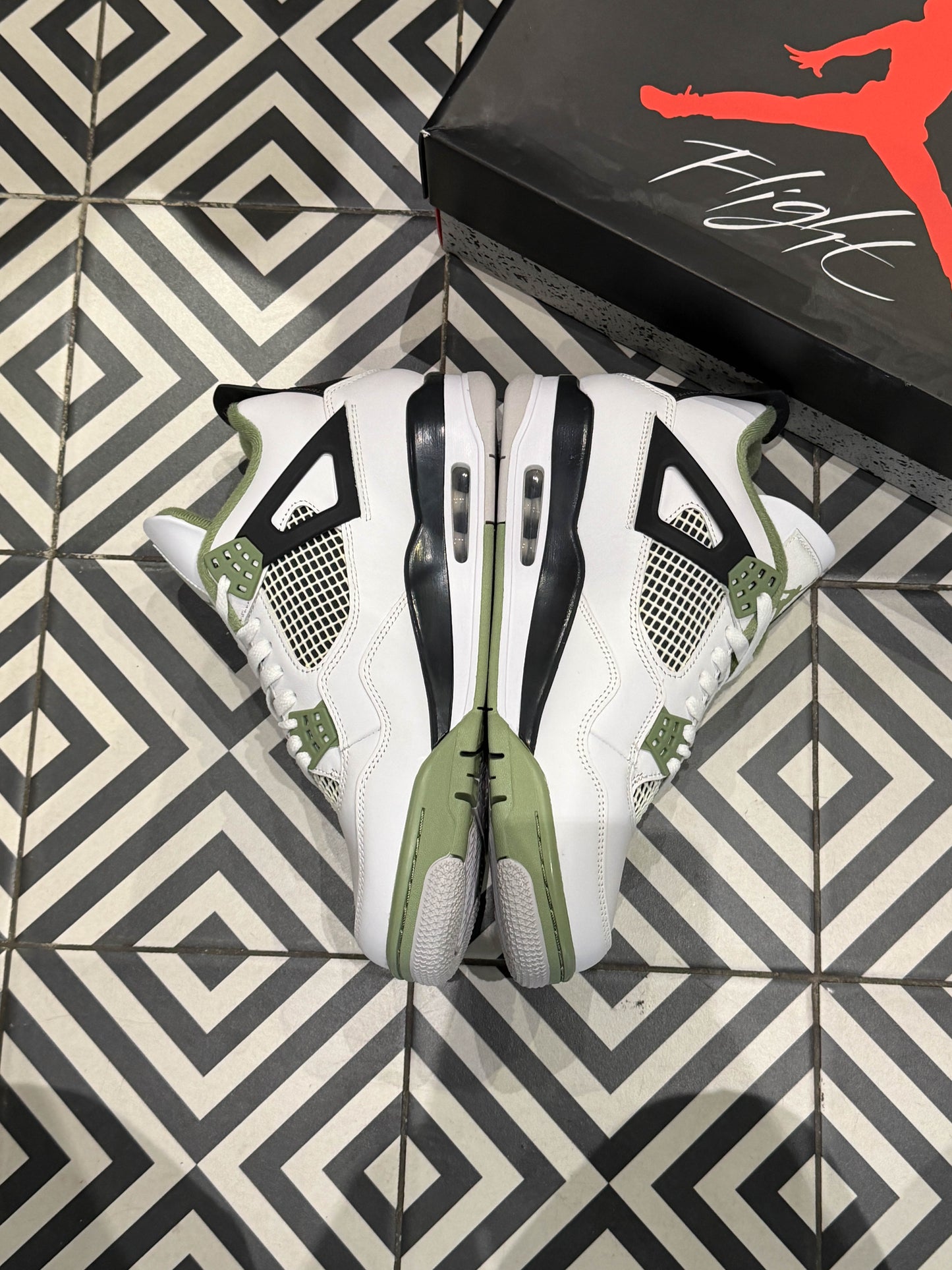 Jordan 4 Seafoam (Taille 38)