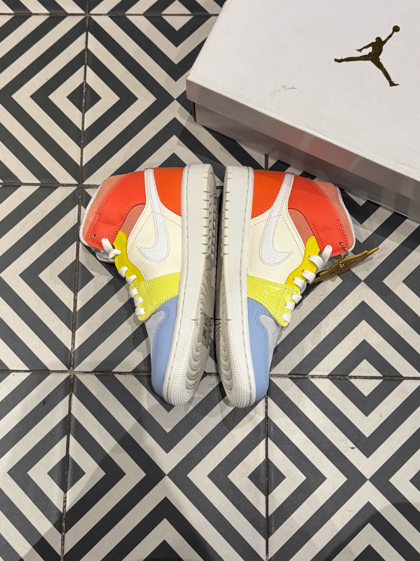 Jordan 1 mid To My First Coach (Taille 36)