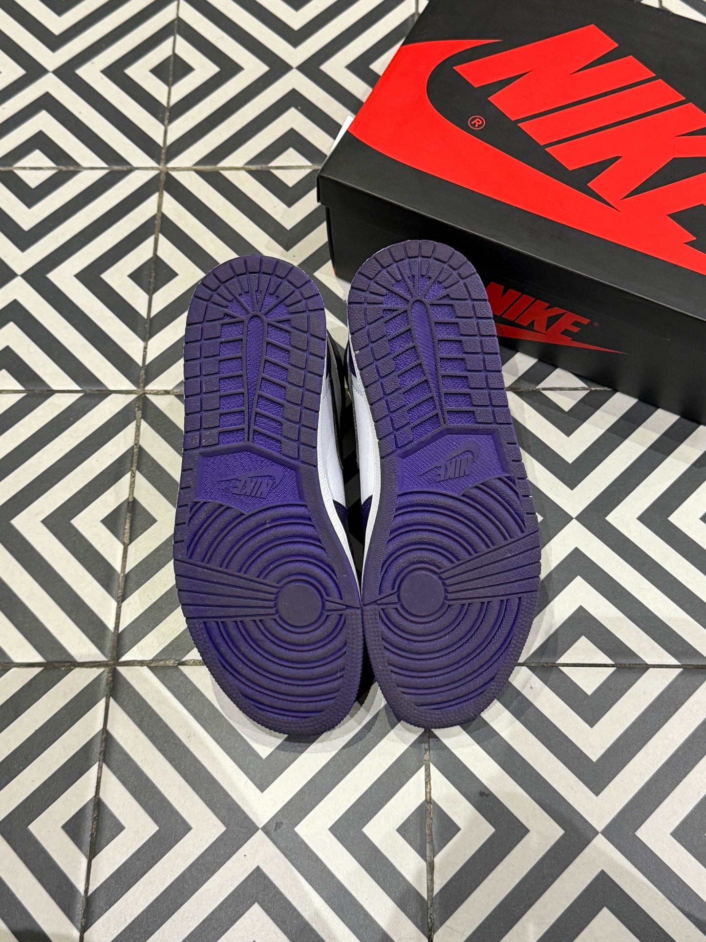 Jordan 1 High Court Purple (Taille 42,5)