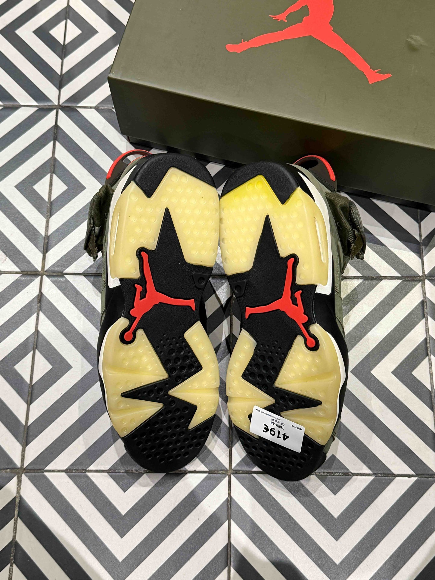 Jordan 6 Travis Scott Olive (Taille 43)