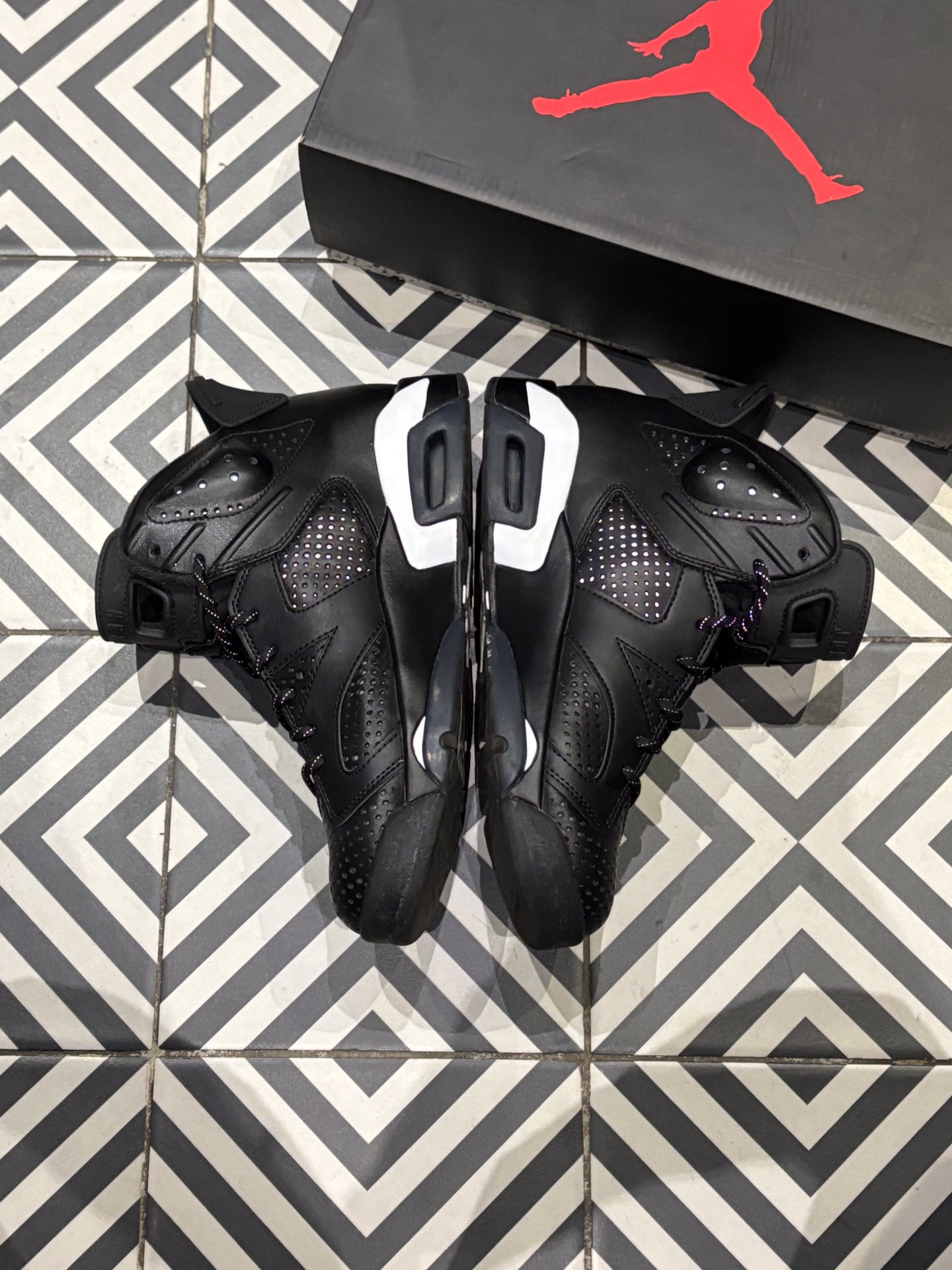 Jordan 6 Black Cat (Taille 40)