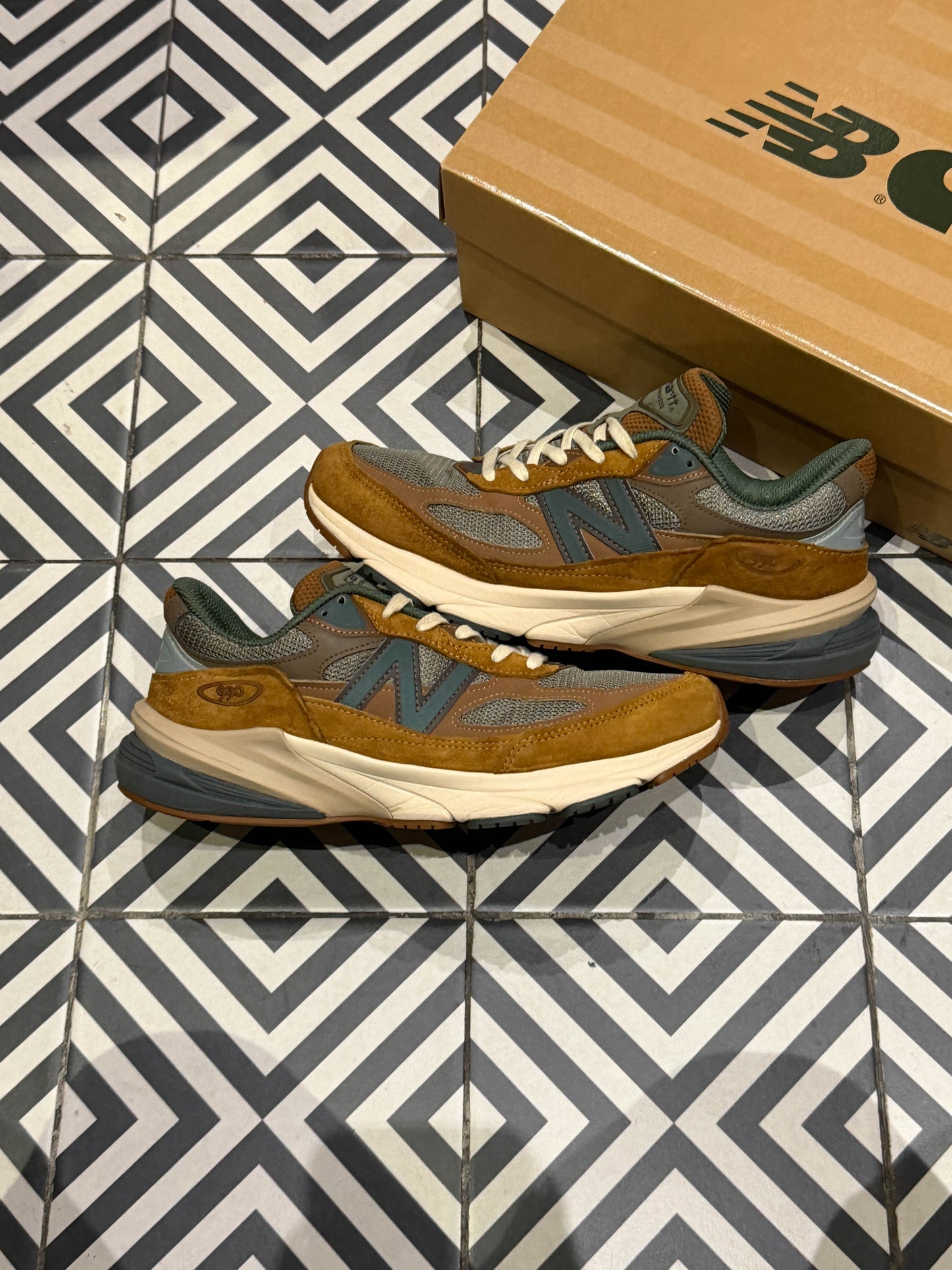 New Balance 990 V6 Carhartt (Taille 43)