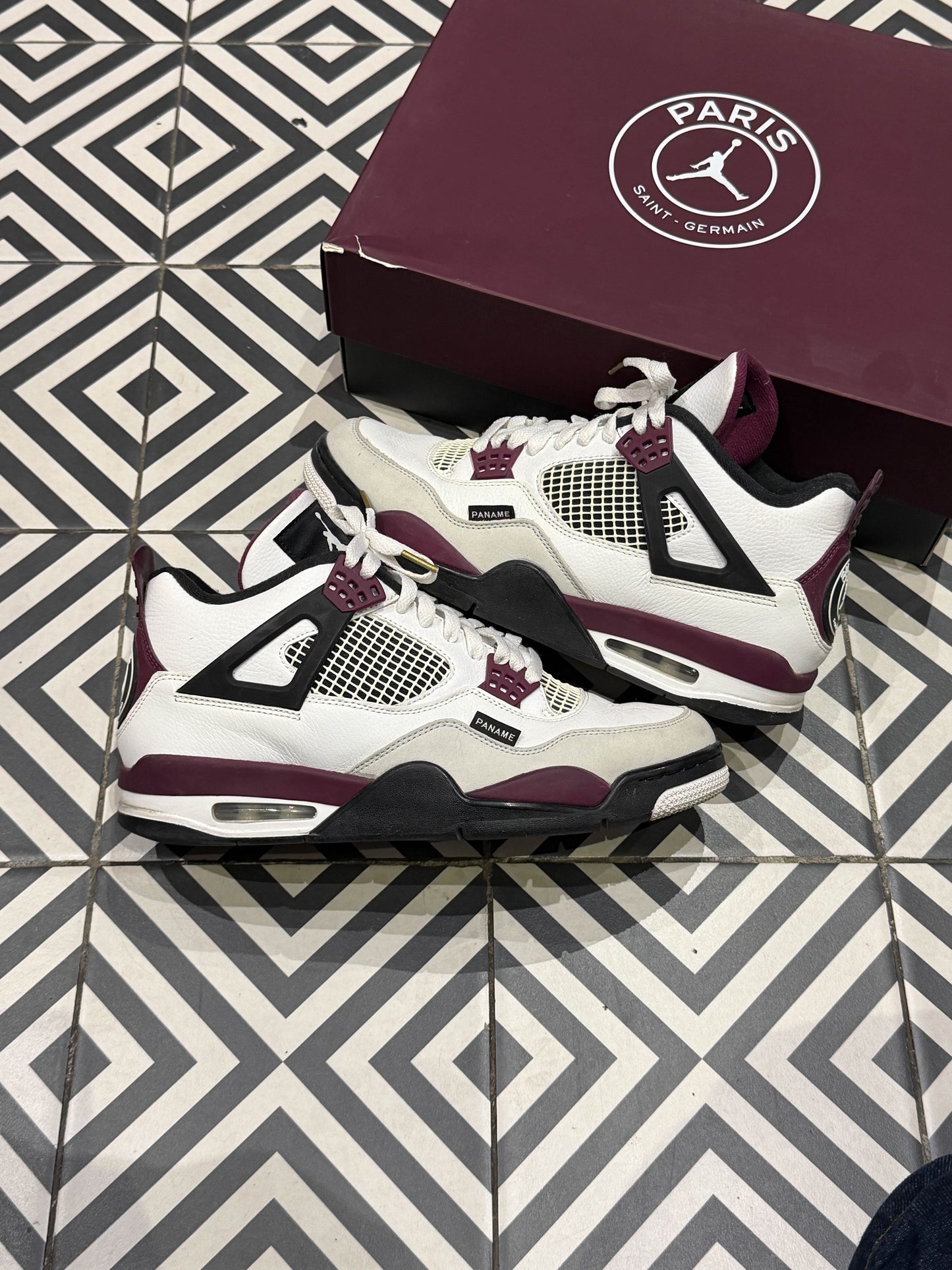 Jordan 4 PSG (Taille 44)